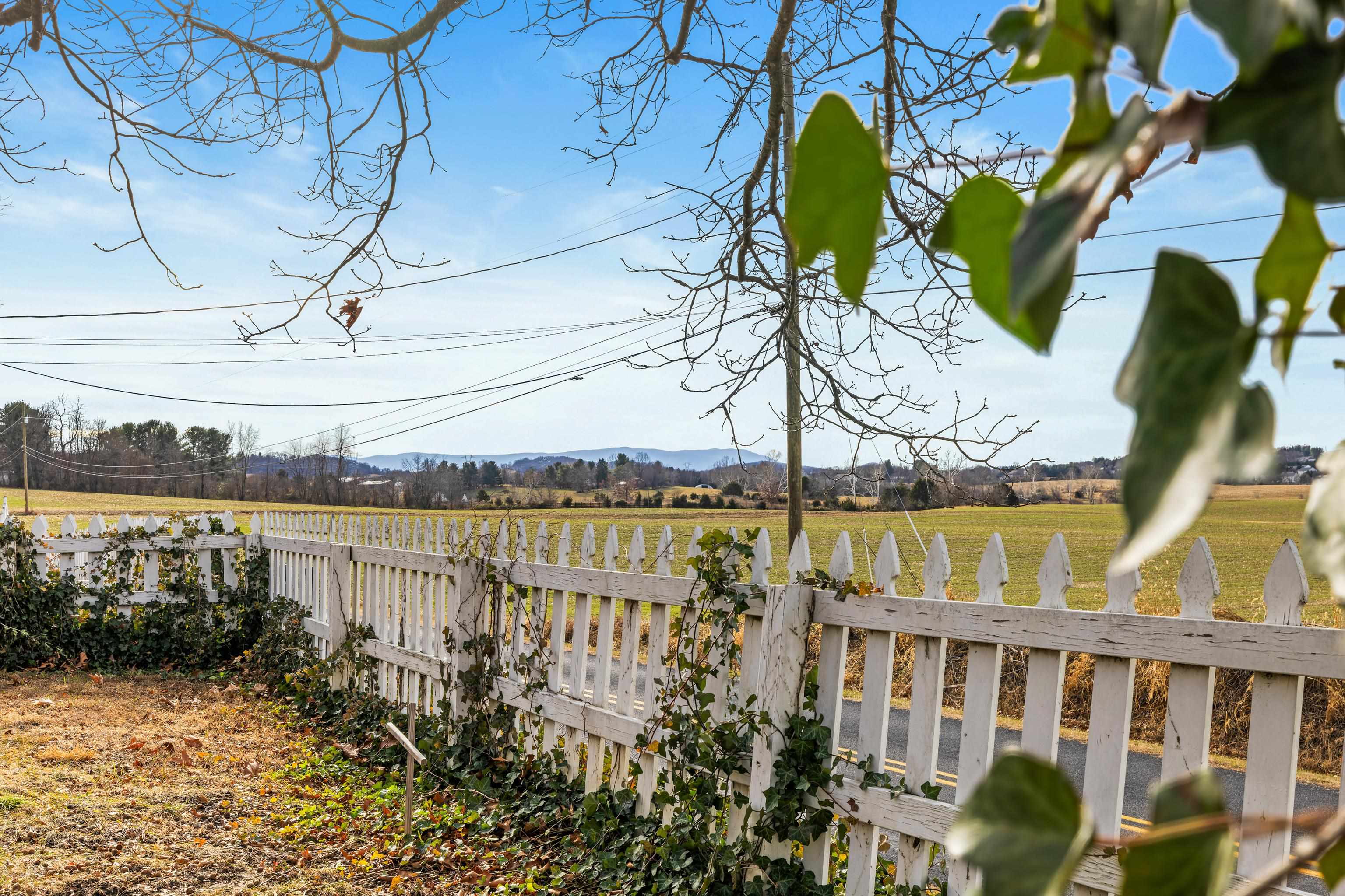 955 ENTRY SCHOOL RD, FISHERSVILLE, Virginia 22939, 4 Bedrooms Bedrooms, ,2 BathroomsBathrooms,Residential,955 ENTRY SCHOOL RD,672129 MLS # 672129 955 ENTRY SCHOOL RD, FISHERSVILLE, Virginia 22939, 4 Bedrooms Bedrooms, ,2 BathroomsBathrooms,Residential,955 ENTRY SCHOOL RD,672129 MLS # 672129