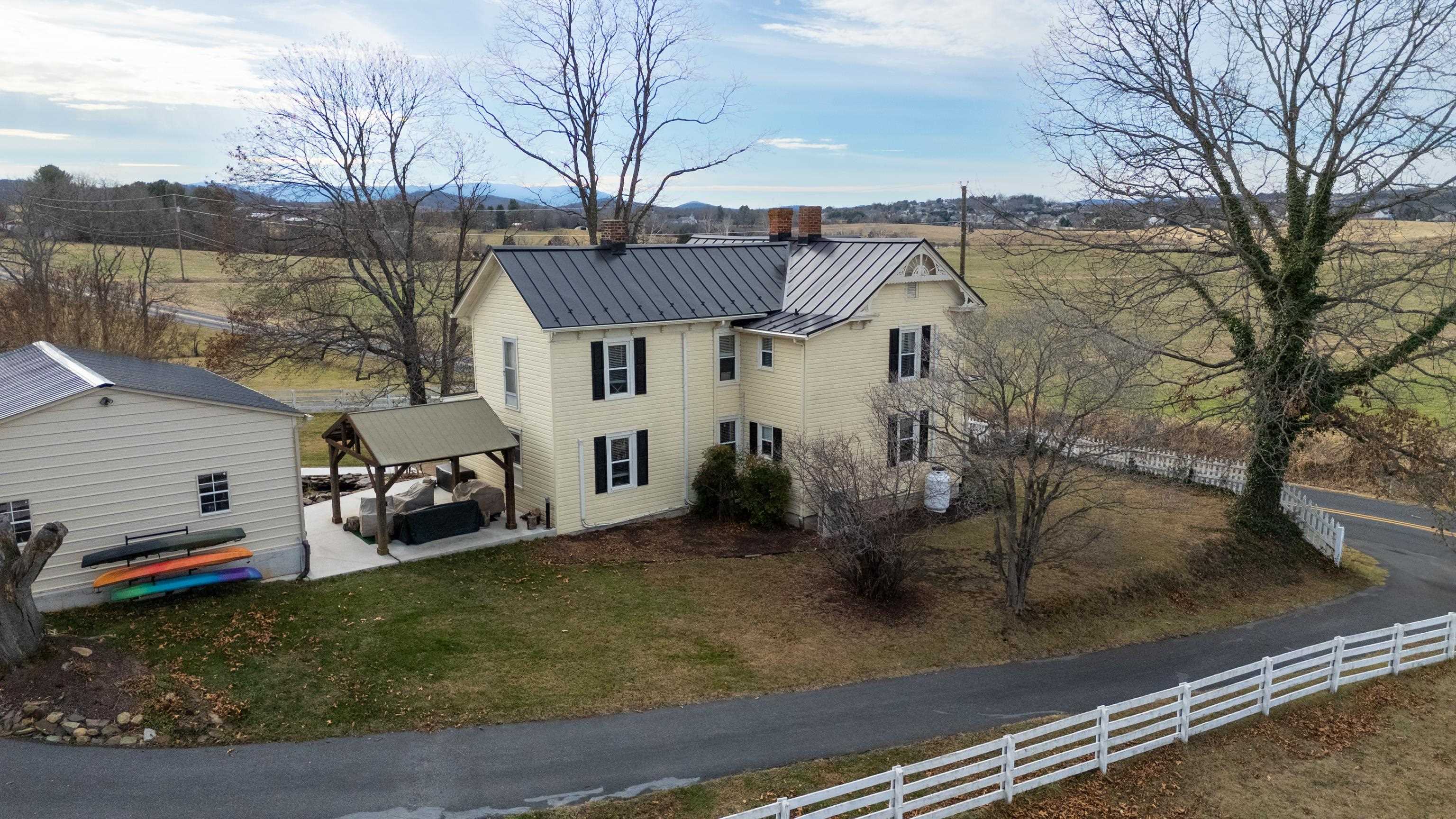 955 ENTRY SCHOOL RD, FISHERSVILLE, Virginia 22939, 4 Bedrooms Bedrooms, ,2 BathroomsBathrooms,Residential,955 ENTRY SCHOOL RD,672129 MLS # 672129 955 ENTRY SCHOOL RD, FISHERSVILLE, Virginia 22939, 4 Bedrooms Bedrooms, ,2 BathroomsBathrooms,Residential,955 ENTRY SCHOOL RD,672129 MLS # 672129