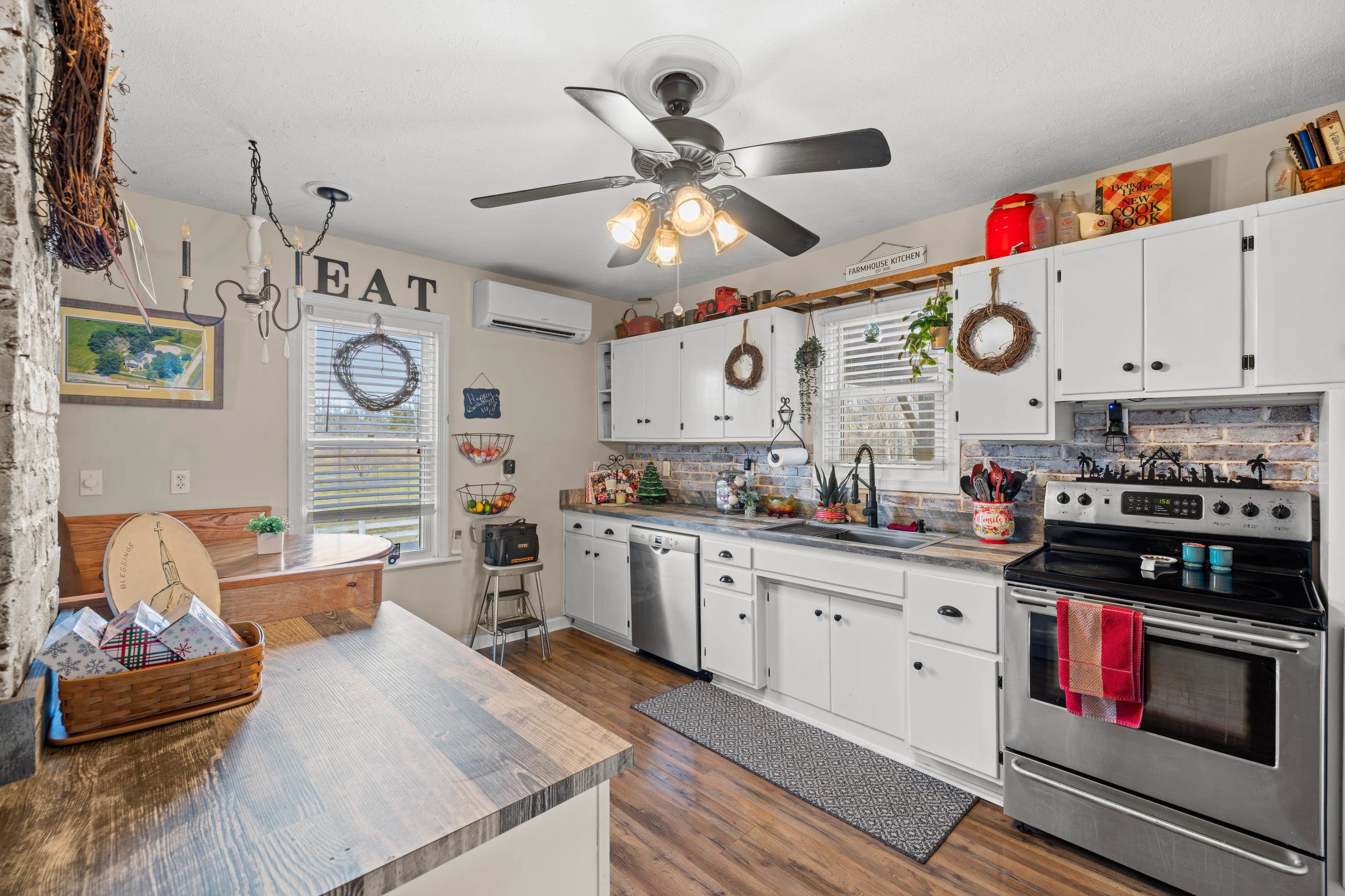 955 ENTRY SCHOOL RD, FISHERSVILLE, Virginia 22939, 4 Bedrooms Bedrooms, ,2 BathroomsBathrooms,Residential,955 ENTRY SCHOOL RD,672129 MLS # 672129 955 ENTRY SCHOOL RD, FISHERSVILLE, Virginia 22939, 4 Bedrooms Bedrooms, ,2 BathroomsBathrooms,Residential,955 ENTRY SCHOOL RD,672129 MLS # 672129