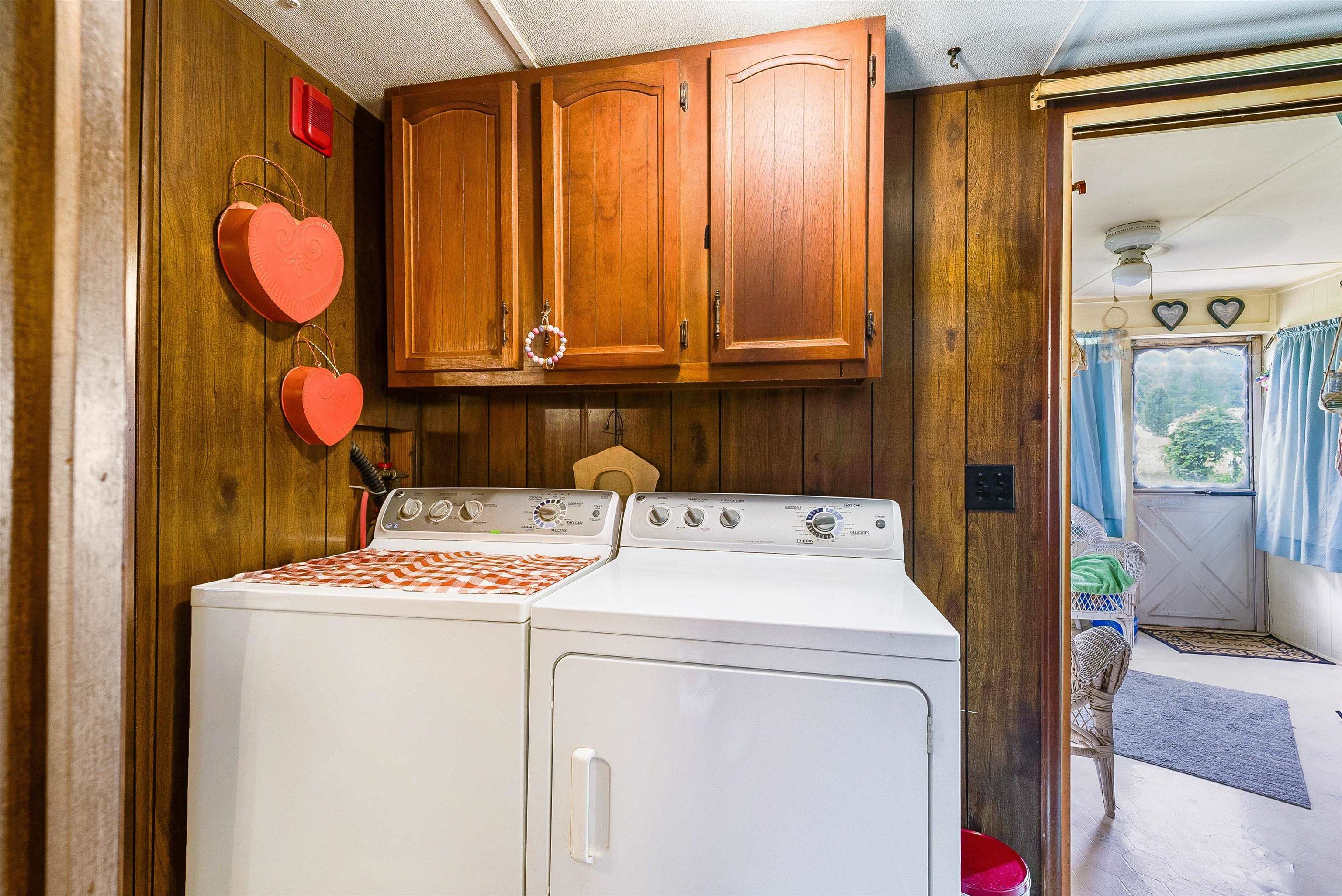 481 ELDON YATES DR, STANLEY, Virginia 22851, 3 Bedrooms Bedrooms, ,1 BathroomBathrooms,Residential,481 ELDON YATES DR,672131 MLS # 672131 481 ELDON YATES DR, STANLEY, Virginia 22851, 3 Bedrooms Bedrooms, ,1 BathroomBathrooms,Residential,481 ELDON YATES DR,672131 MLS # 672131