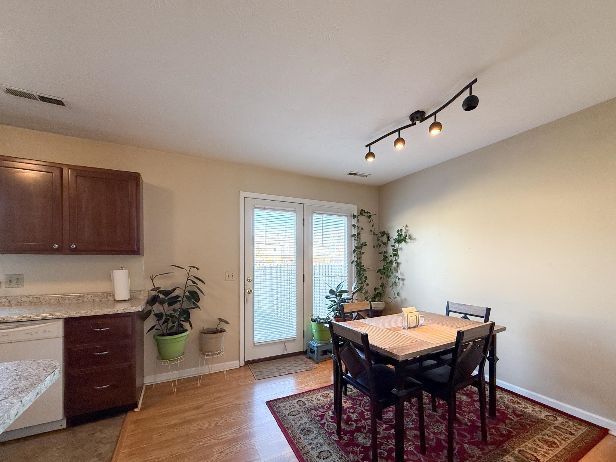 811 VINE ST, HARRISONBURG, Virginia 22802, 3 Bedrooms Bedrooms, ,1 BathroomBathrooms,Residential,811 VINE ST,672136 MLS # 672136