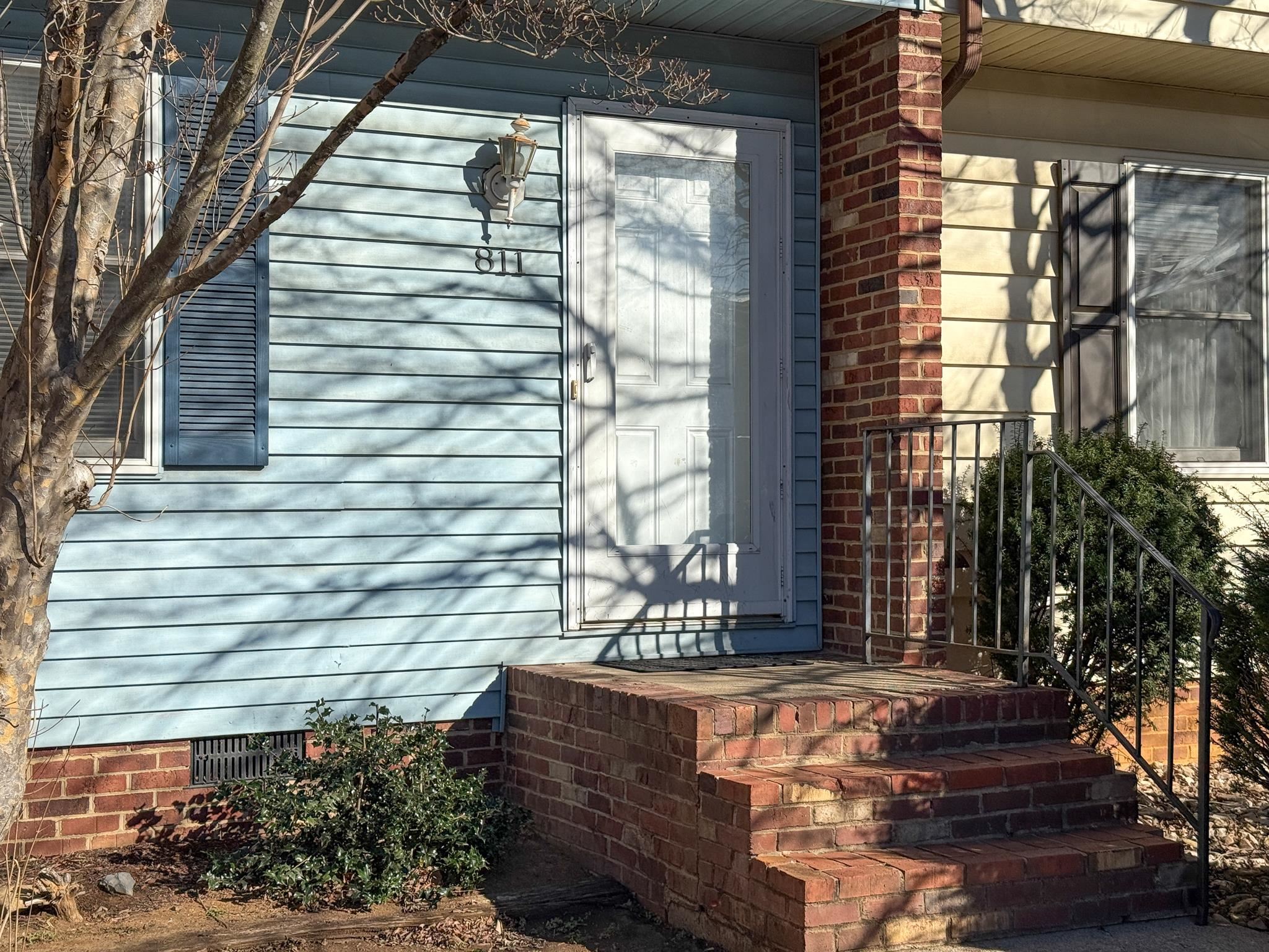 811 VINE ST, HARRISONBURG, Virginia 22802, 3 Bedrooms Bedrooms, ,1 BathroomBathrooms,Residential,811 VINE ST,672136 MLS # 672136