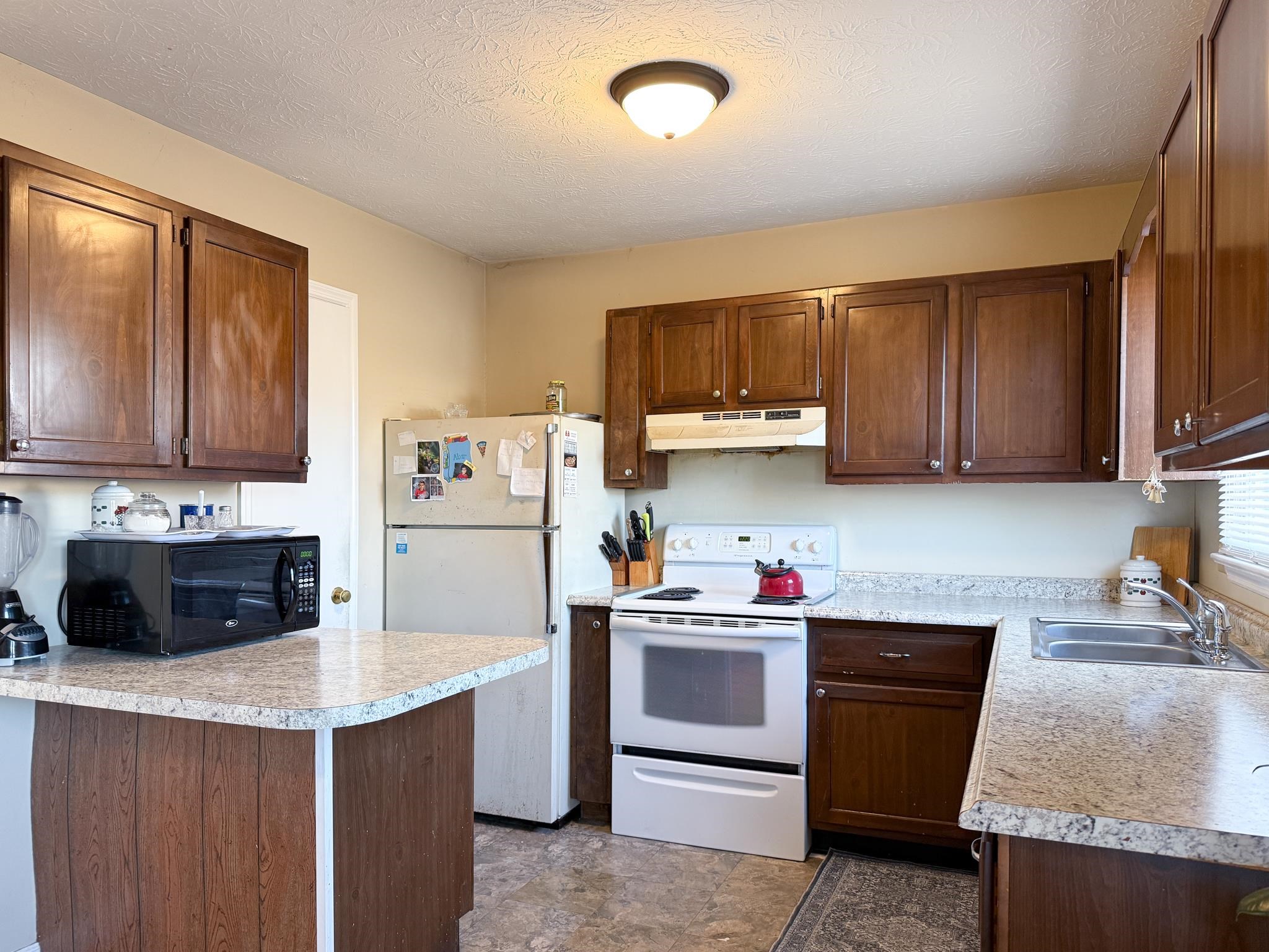 811 VINE ST, HARRISONBURG, Virginia 22802, 3 Bedrooms Bedrooms, ,1 BathroomBathrooms,Residential,811 VINE ST,672136 MLS # 672136