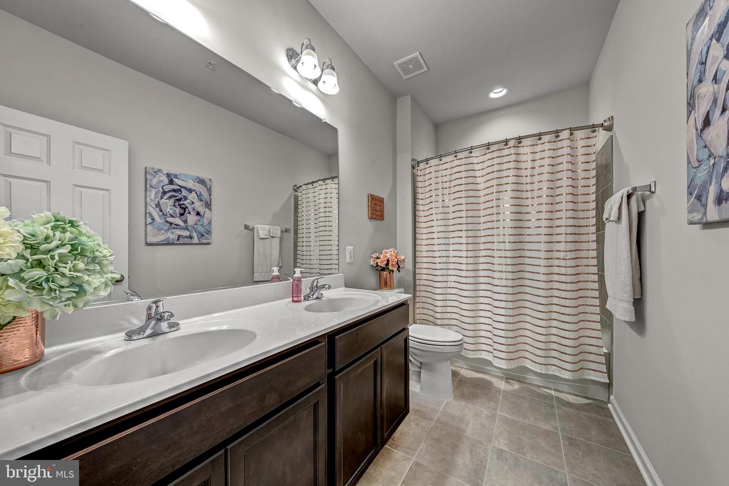 43917 MARITIME SONG TER, LEESBURG, Virginia 20176, 3 Bedrooms Bedrooms, ,2 BathroomsBathrooms,Residential,For sale,43917 MARITIME SONG TER,VALO2112442 MLS # VALO2112442