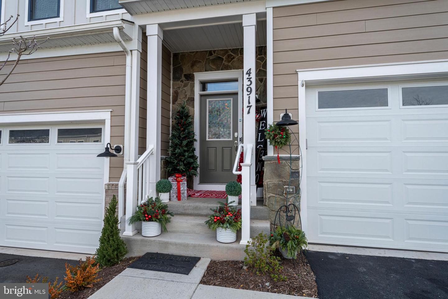 43917 MARITIME SONG TER, LEESBURG, Virginia 20176, 3 Bedrooms Bedrooms, ,2 BathroomsBathrooms,Residential,For sale,43917 MARITIME SONG TER,VALO2112442 MLS # VALO2112442