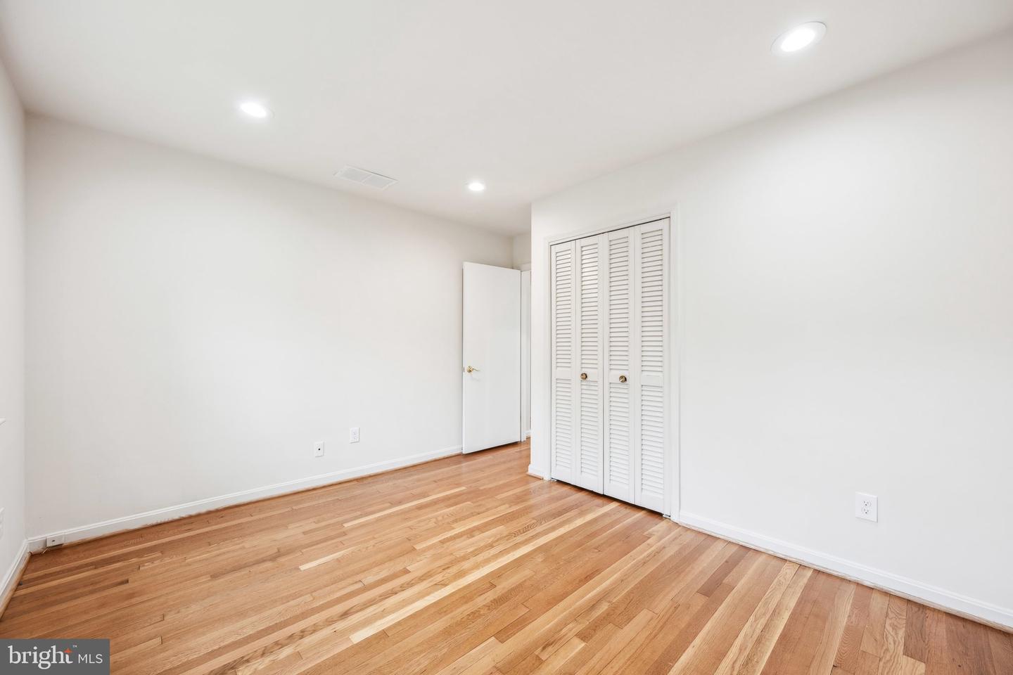 2827 ELLICOTT ST NW, WASHINGTON, District Of Columbia 20008, 5 Bedrooms Bedrooms, ,4 BathroomsBathrooms,Residential,For sale,2827 ELLICOTT ST NW,DCDC2235196 MLS # DCDC2235196