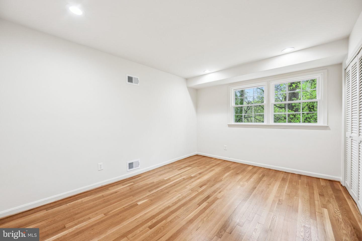 2827 ELLICOTT ST NW, WASHINGTON, District Of Columbia 20008, 5 Bedrooms Bedrooms, ,4 BathroomsBathrooms,Residential,For sale,2827 ELLICOTT ST NW,DCDC2235196 MLS # DCDC2235196