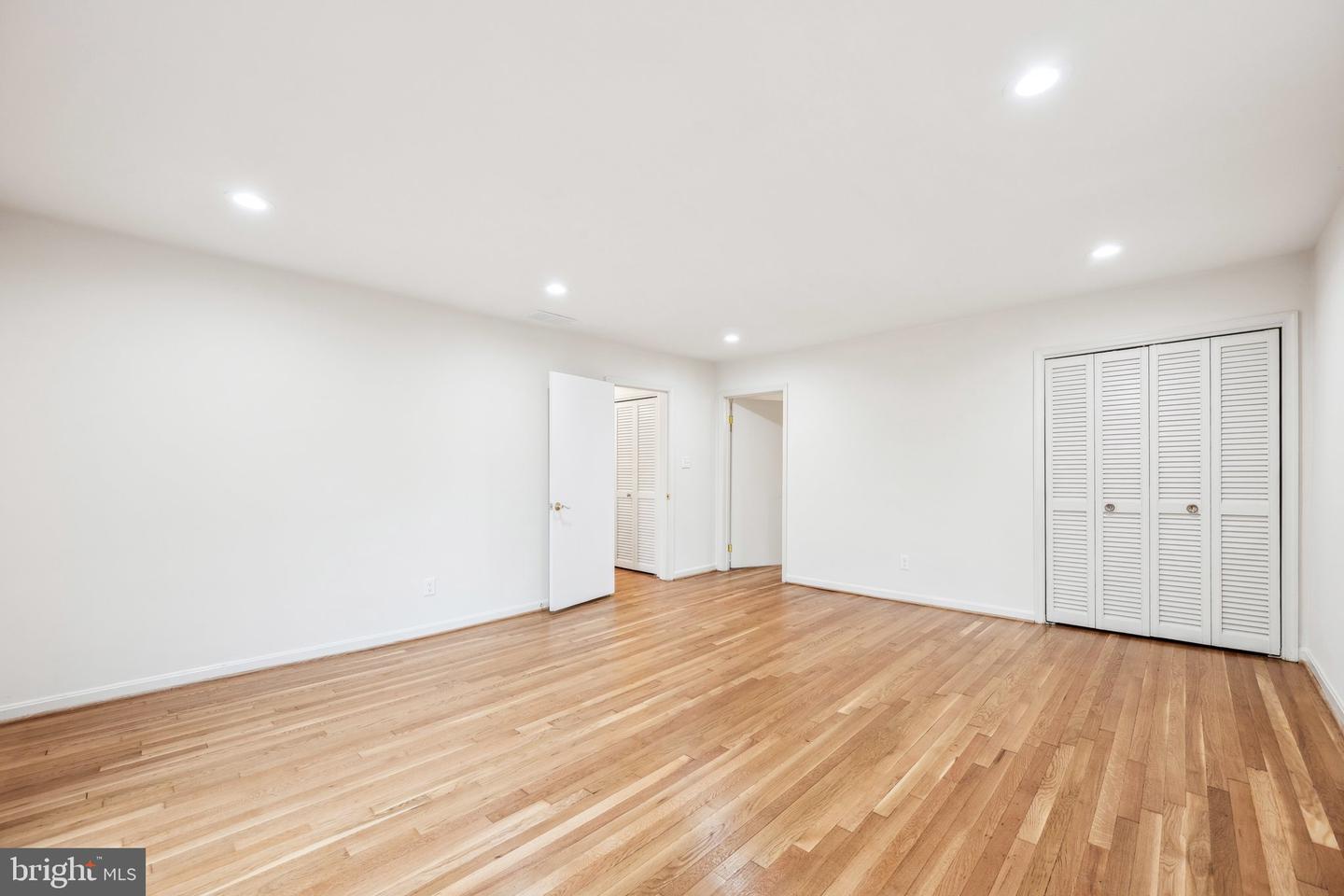 2827 ELLICOTT ST NW, WASHINGTON, District Of Columbia 20008, 5 Bedrooms Bedrooms, ,4 BathroomsBathrooms,Residential,For sale,2827 ELLICOTT ST NW,DCDC2235196 MLS # DCDC2235196