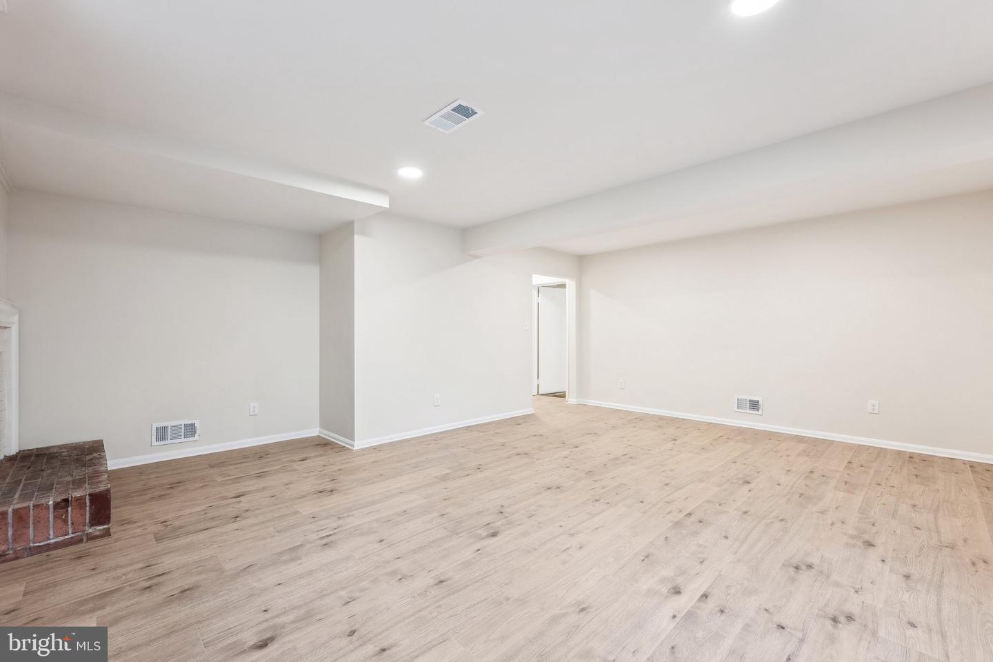 2827 ELLICOTT ST NW, WASHINGTON, District Of Columbia 20008, 5 Bedrooms Bedrooms, ,4 BathroomsBathrooms,Residential,For sale,2827 ELLICOTT ST NW,DCDC2235196 MLS # DCDC2235196