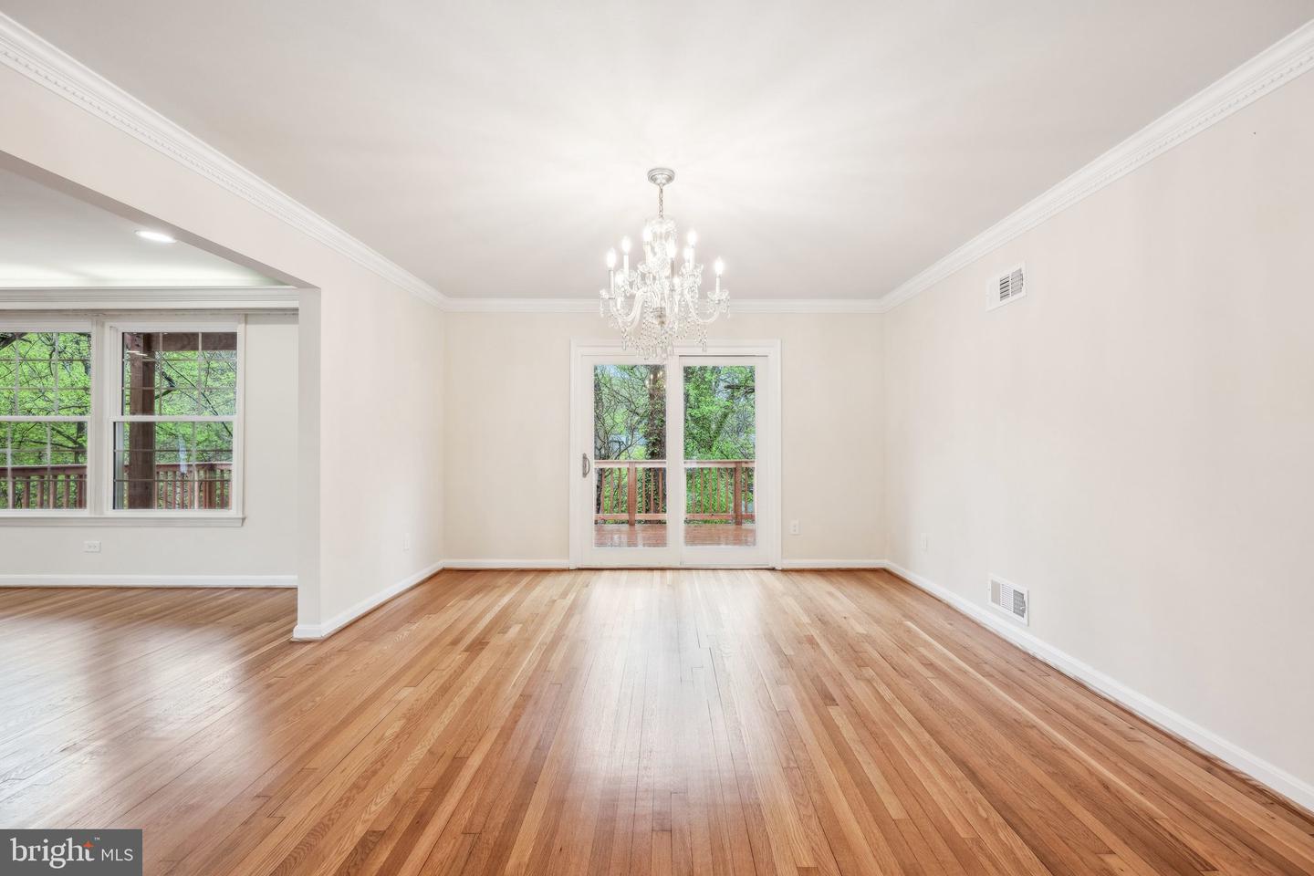 2827 ELLICOTT ST NW, WASHINGTON, District Of Columbia 20008, 5 Bedrooms Bedrooms, ,4 BathroomsBathrooms,Residential,For sale,2827 ELLICOTT ST NW,DCDC2235196 MLS # DCDC2235196