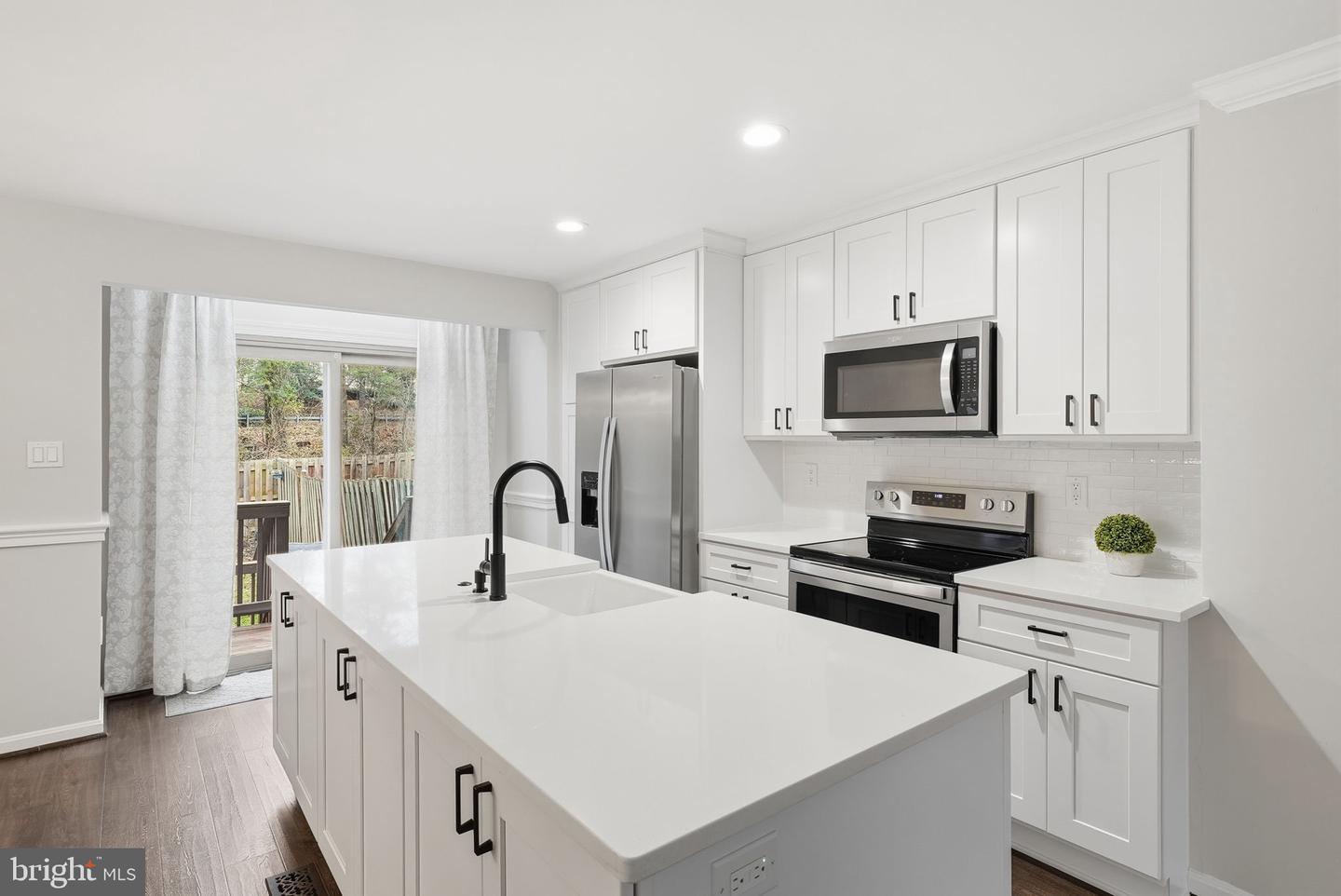 15628 MONTVIEW DR, DUMFRIES, Virginia 22025, 3 Bedrooms Bedrooms, ,2 BathroomsBathrooms,Residential,For sale,15628 MONTVIEW DR,VAPW2109262 MLS # VAPW2109262