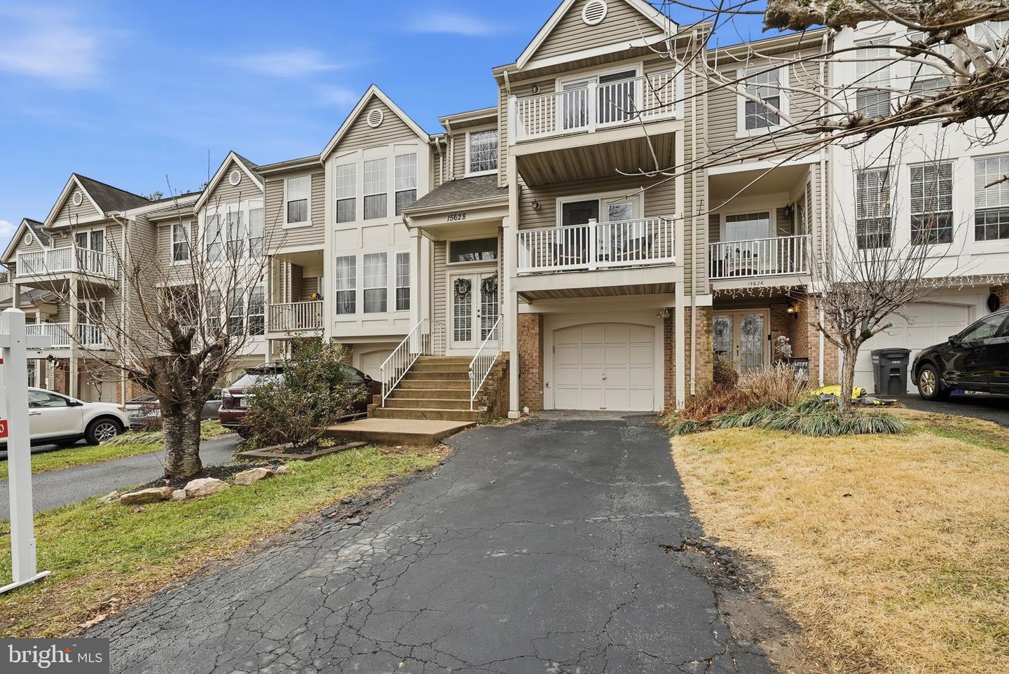 15628 MONTVIEW DR, DUMFRIES, Virginia 22025, 3 Bedrooms Bedrooms, ,2 BathroomsBathrooms,Residential,For sale,15628 MONTVIEW DR,VAPW2109262 MLS # VAPW2109262