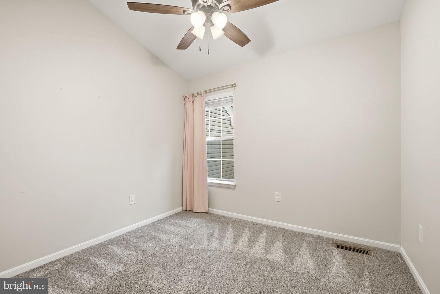 15628 MONTVIEW DR, DUMFRIES, Virginia 22025, 3 Bedrooms Bedrooms, ,2 BathroomsBathrooms,Residential,For sale,15628 MONTVIEW DR,VAPW2109262 MLS # VAPW2109262