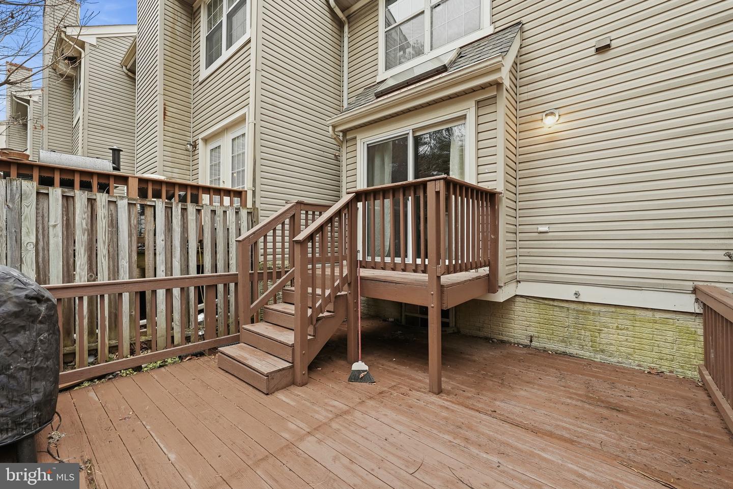 15628 MONTVIEW DR, DUMFRIES, Virginia 22025, 3 Bedrooms Bedrooms, ,2 BathroomsBathrooms,Residential,For sale,15628 MONTVIEW DR,VAPW2109262 MLS # VAPW2109262