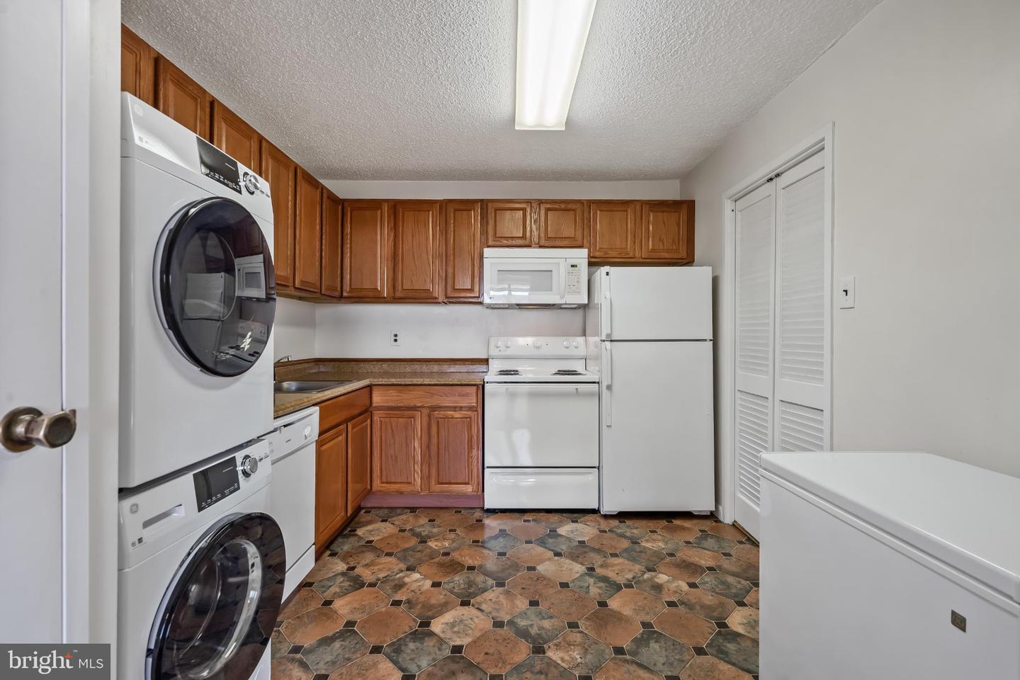 250 S REYNOLDS ST #411, ALEXANDRIA, Virginia 22304, 1 Bedroom Bedrooms, 3 Rooms Rooms,1 BathroomBathrooms,Residential,For sale,250 S REYNOLDS ST #411,VAAX2052478 MLS # VAAX2052478 250 S REYNOLDS ST #411, ALEXANDRIA, Virginia 22304, 1 Bedroom Bedrooms, 3 Rooms Rooms,1 BathroomBathrooms,Residential,For sale,250 S REYNOLDS ST #411,VAAX2052478 MLS # VAAX2052478