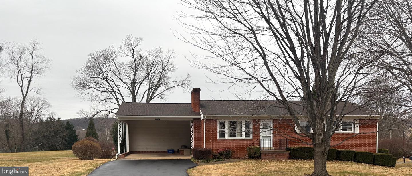 624 FOXCROFT RD, WARRENTON, Virginia 20186, 3 Bedrooms Bedrooms, ,2 BathroomsBathrooms,Residential,For sale,624 FOXCROFT RD,VAFQ2019954 MLS # VAFQ2019954