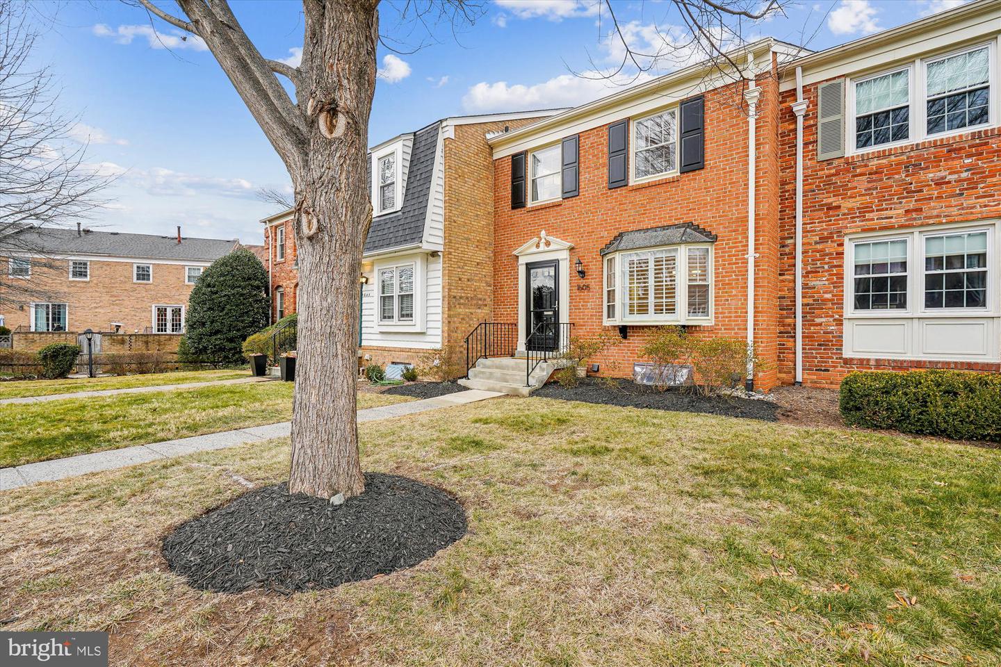 1605 DUNTERRY PL, MCLEAN, Virginia 22101, 3 Bedrooms Bedrooms, ,2 BathroomsBathrooms,Residential,For sale,1605 DUNTERRY PL,VAFX2282970 MLS # VAFX2282970