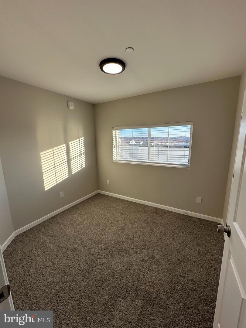 1812 H PL NE #409, WASHINGTON, District Of Columbia 20002, 4 Bedrooms Bedrooms, ,1 BathroomBathrooms,Residential,For sale,1812 H PL NE #409,DCDC2235544 MLS # DCDC2235544