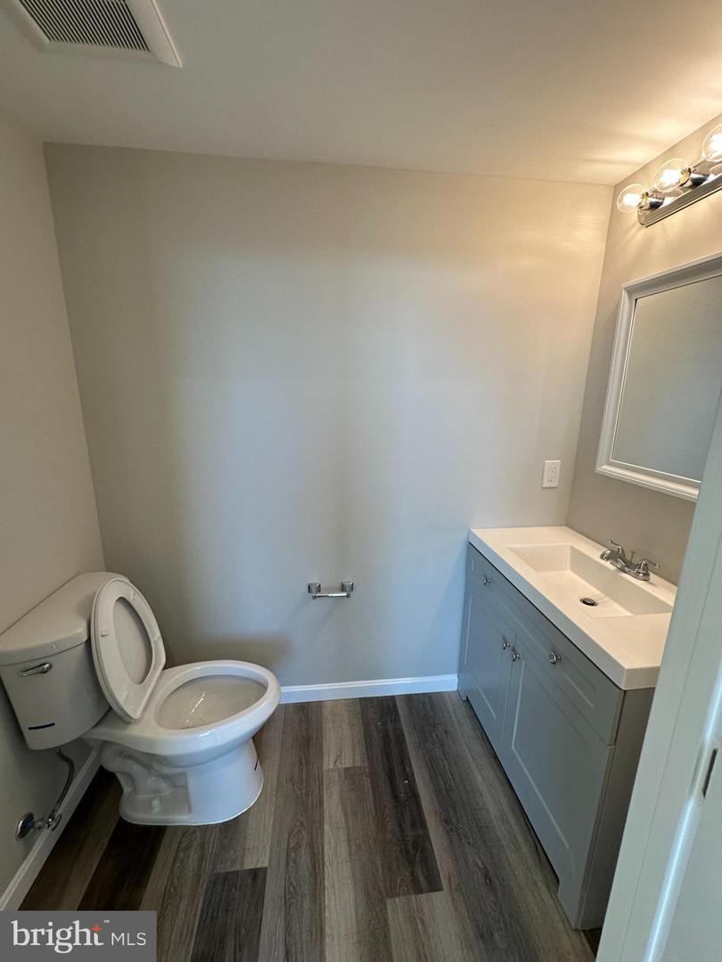 1812 H PL NE #409, WASHINGTON, District Of Columbia 20002, 4 Bedrooms Bedrooms, ,1 BathroomBathrooms,Residential,For sale,1812 H PL NE #409,DCDC2235544 MLS # DCDC2235544