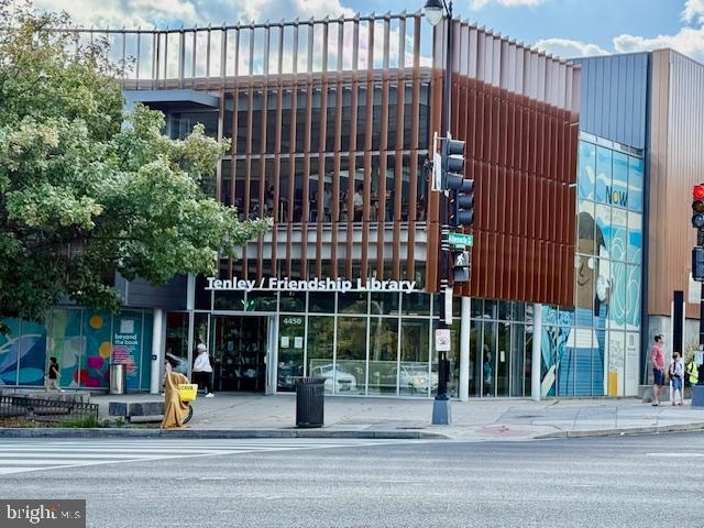 4200 RIVER ROAD NW, WASHINGTON, District Of Columbia 20016, 5 Bedrooms Bedrooms, 12 Rooms Rooms,4 BathroomsBathrooms,Residential,For sale,4200 RIVER ROAD NW,DCDC2235580 MLS # DCDC2235580