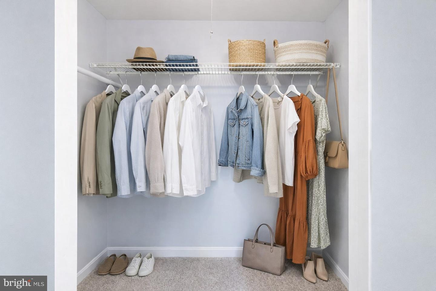 4600 DUKE ST #413, ALEXANDRIA, Virginia 22304, 2 Bedrooms Bedrooms, ,1 BathroomBathrooms,Residential,For sale,4600 DUKE ST #413,VAAX2052584 MLS # VAAX2052584