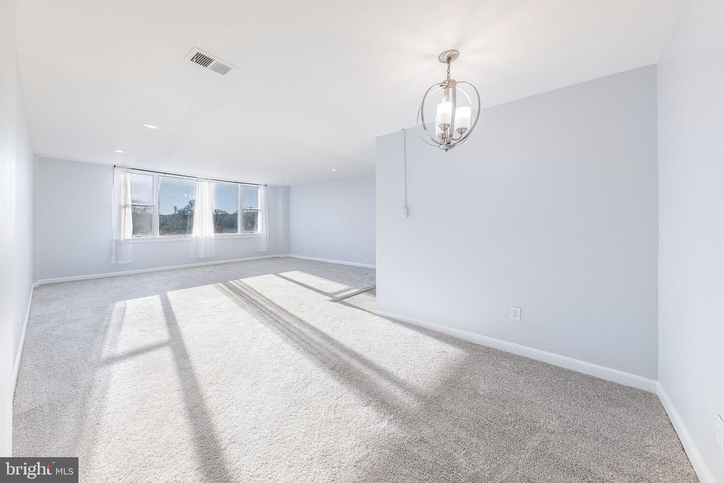 4600 DUKE ST #413, ALEXANDRIA, Virginia 22304, 2 Bedrooms Bedrooms, ,1 BathroomBathrooms,Residential,For sale,4600 DUKE ST #413,VAAX2052584 MLS # VAAX2052584