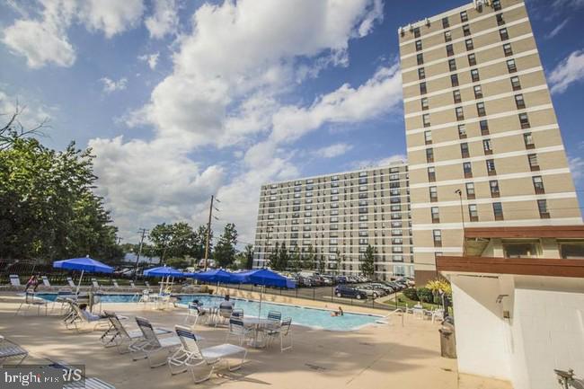 4600 DUKE ST #413, ALEXANDRIA, Virginia 22304, 2 Bedrooms Bedrooms, ,1 BathroomBathrooms,Residential,For sale,4600 DUKE ST #413,VAAX2052584 MLS # VAAX2052584