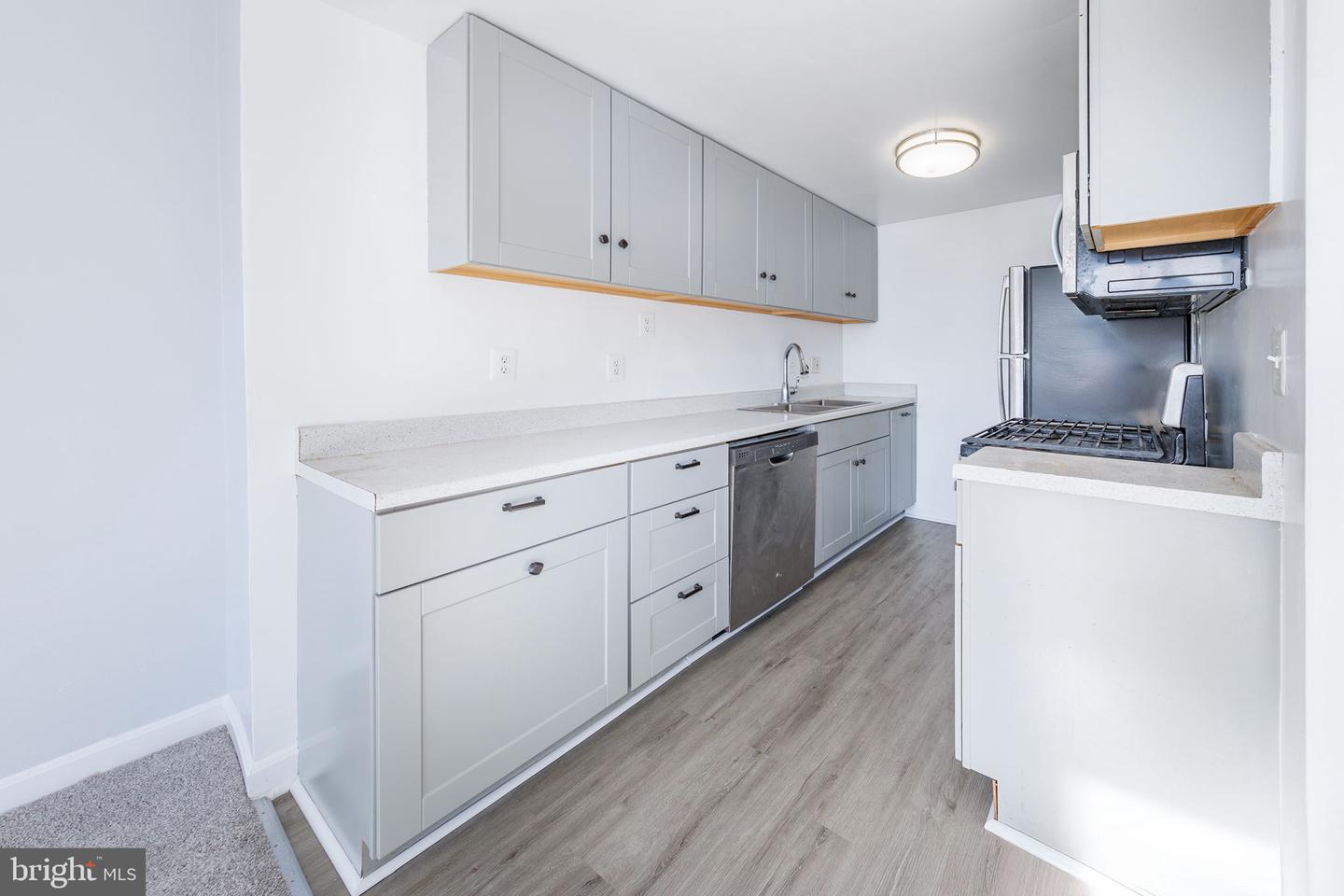 4600 DUKE ST #413, ALEXANDRIA, Virginia 22304, 2 Bedrooms Bedrooms, ,1 BathroomBathrooms,Residential,For sale,4600 DUKE ST #413,VAAX2052584 MLS # VAAX2052584