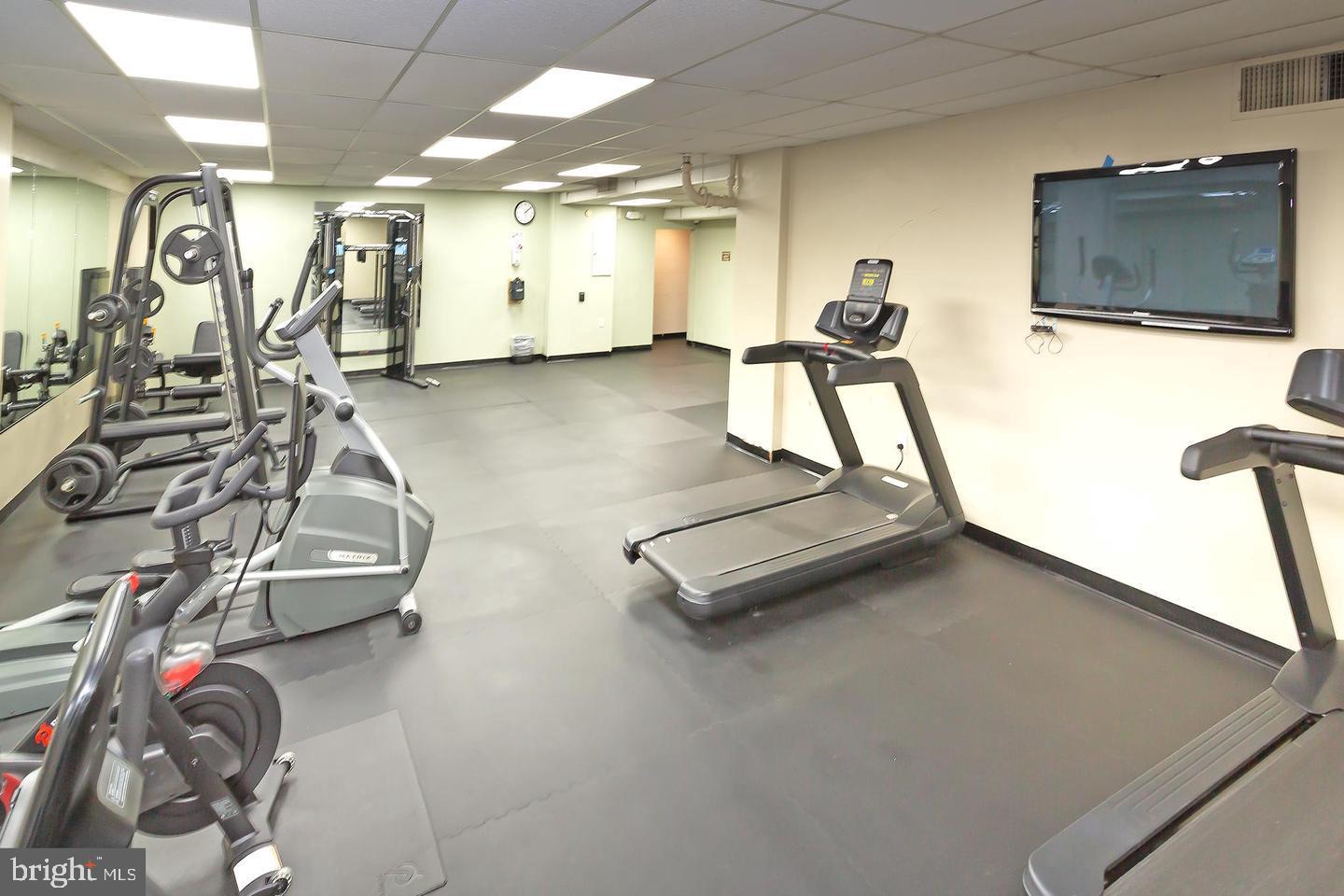 4600 DUKE ST #413, ALEXANDRIA, Virginia 22304, 2 Bedrooms Bedrooms, ,1 BathroomBathrooms,Residential,For sale,4600 DUKE ST #413,VAAX2052584 MLS # VAAX2052584