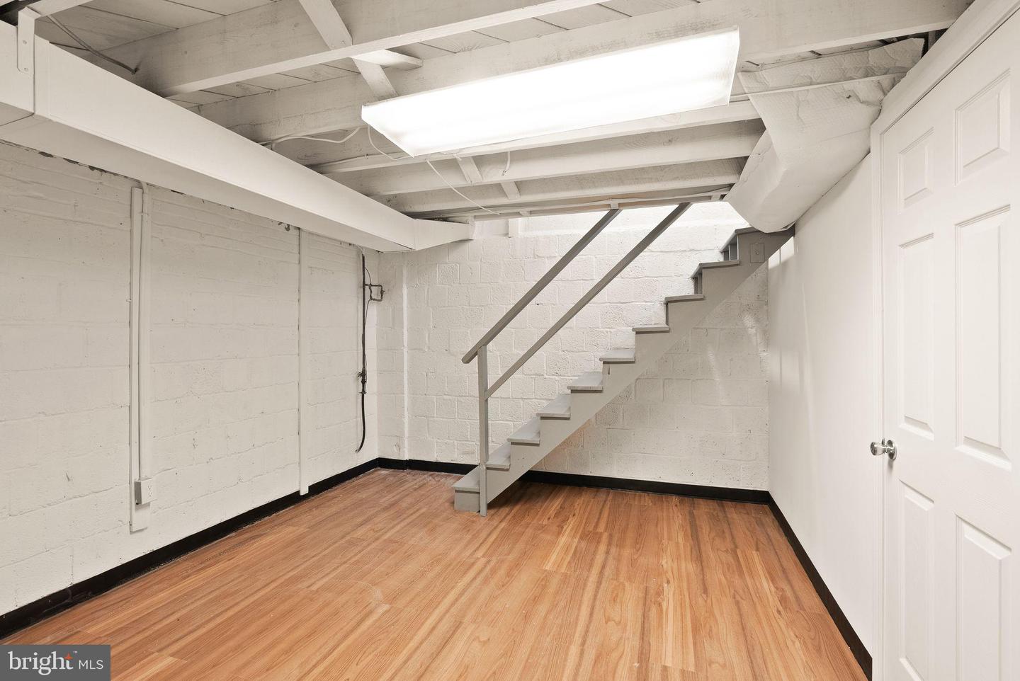 311 MOUNT VERNON AVE, ALEXANDRIA, Virginia 22301, 2 Bedrooms Bedrooms, 8 Rooms Rooms,1 BathroomBathrooms,Residential,For sale,311 MOUNT VERNON AVE,VAAX2052594 MLS # VAAX2052594