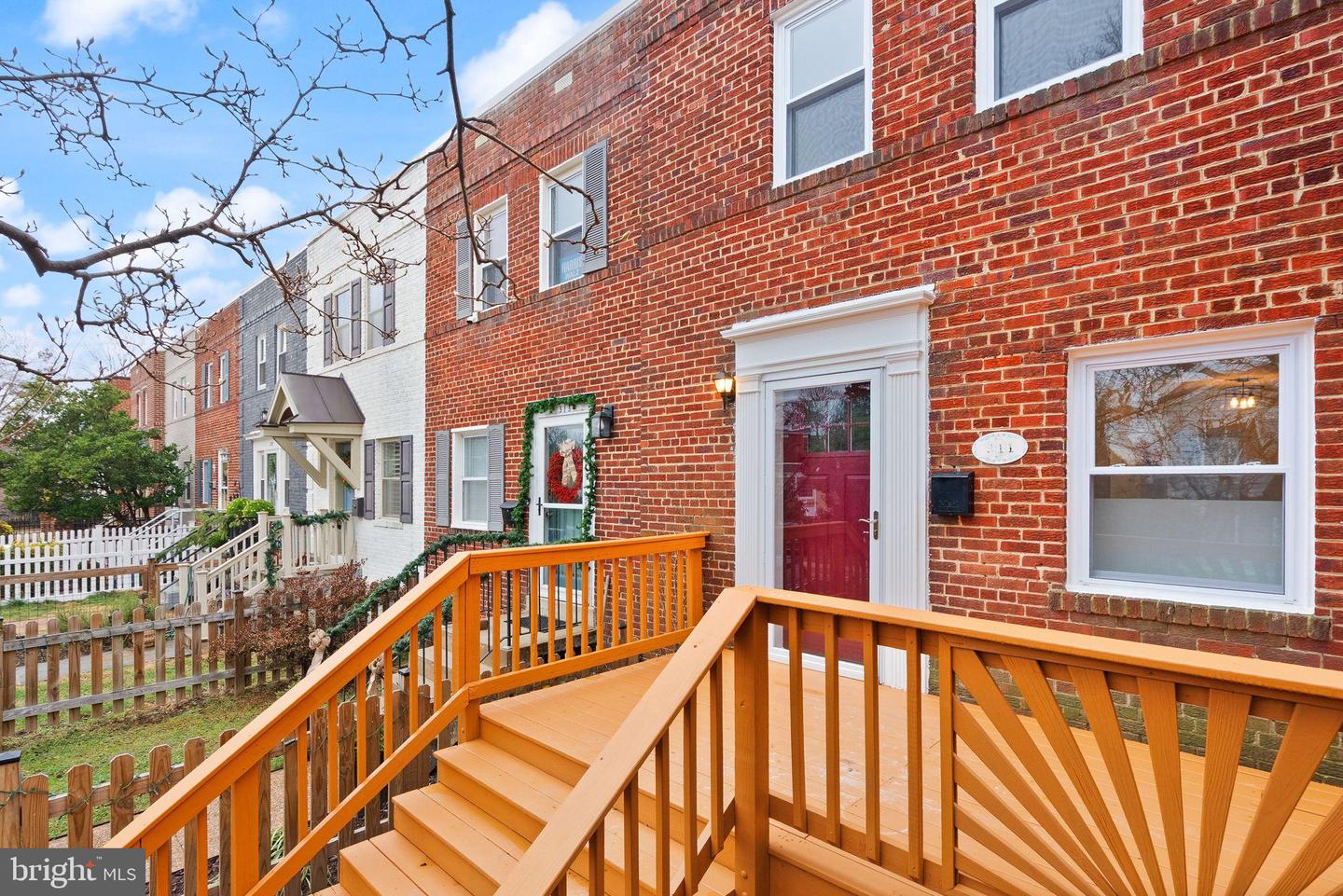 311 MOUNT VERNON AVE, ALEXANDRIA, Virginia 22301, 2 Bedrooms Bedrooms, 8 Rooms Rooms,1 BathroomBathrooms,Residential,For sale,311 MOUNT VERNON AVE,VAAX2052594 MLS # VAAX2052594