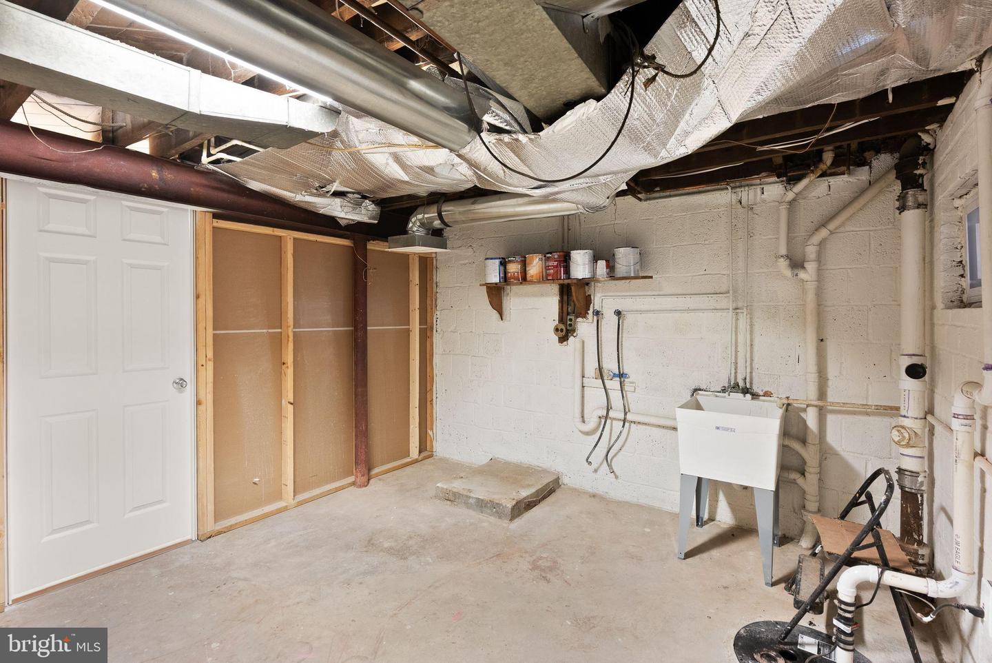 311 MOUNT VERNON AVE, ALEXANDRIA, Virginia 22301, 2 Bedrooms Bedrooms, 8 Rooms Rooms,1 BathroomBathrooms,Residential,For sale,311 MOUNT VERNON AVE,VAAX2052594 MLS # VAAX2052594