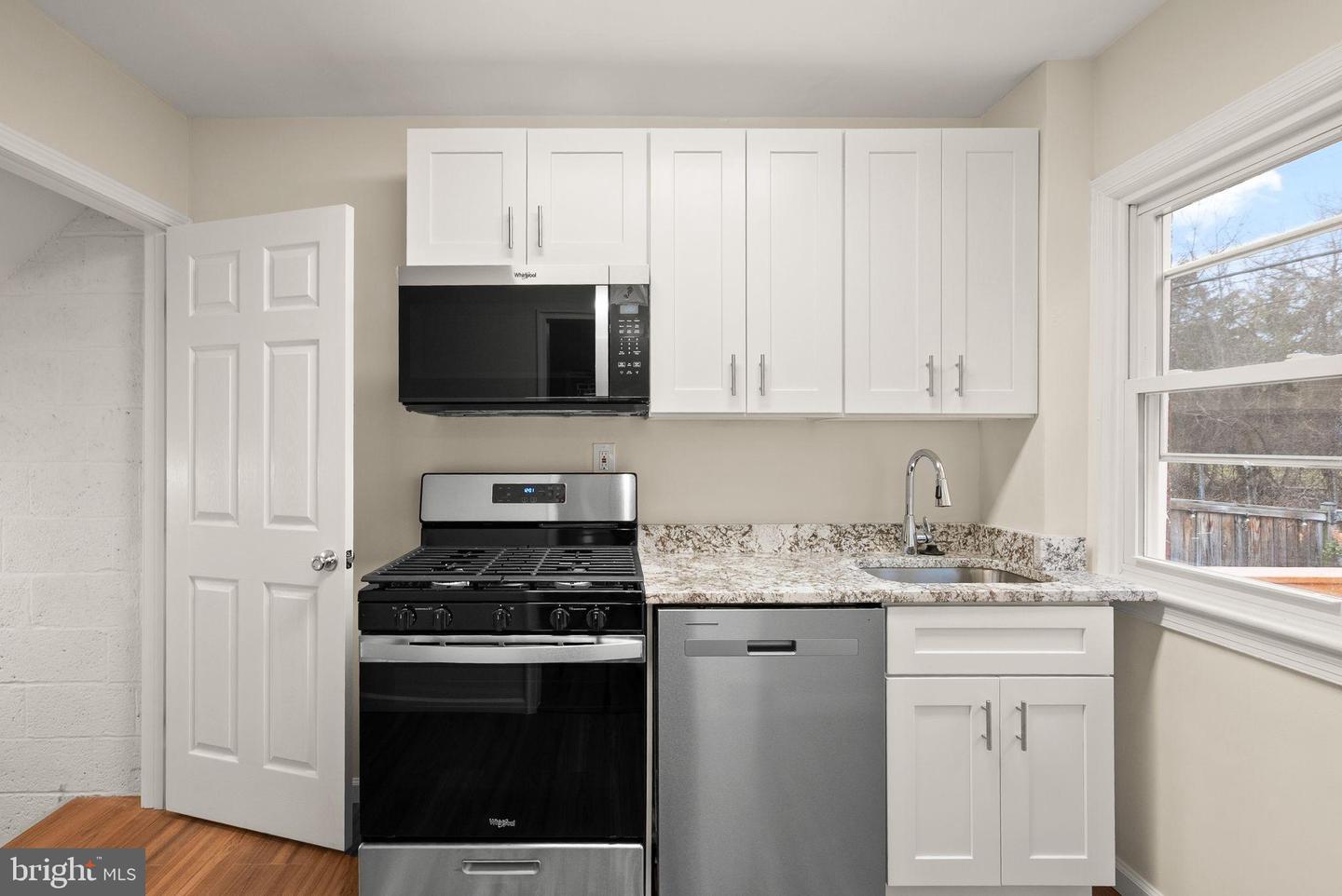 311 MOUNT VERNON AVE, ALEXANDRIA, Virginia 22301, 2 Bedrooms Bedrooms, 8 Rooms Rooms,1 BathroomBathrooms,Residential,For sale,311 MOUNT VERNON AVE,VAAX2052594 MLS # VAAX2052594