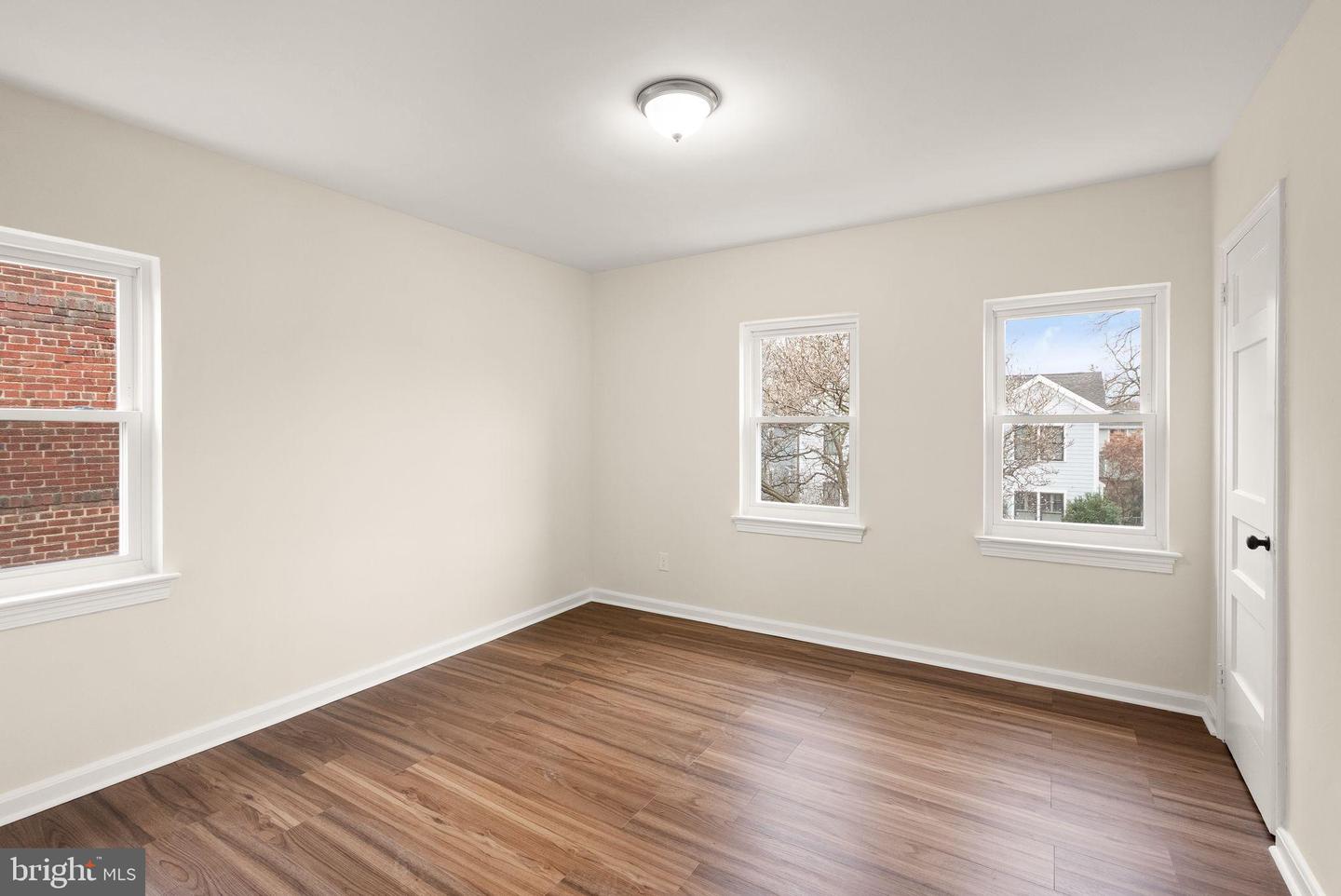 311 MOUNT VERNON AVE, ALEXANDRIA, Virginia 22301, 2 Bedrooms Bedrooms, 8 Rooms Rooms,1 BathroomBathrooms,Residential,For sale,311 MOUNT VERNON AVE,VAAX2052594 MLS # VAAX2052594