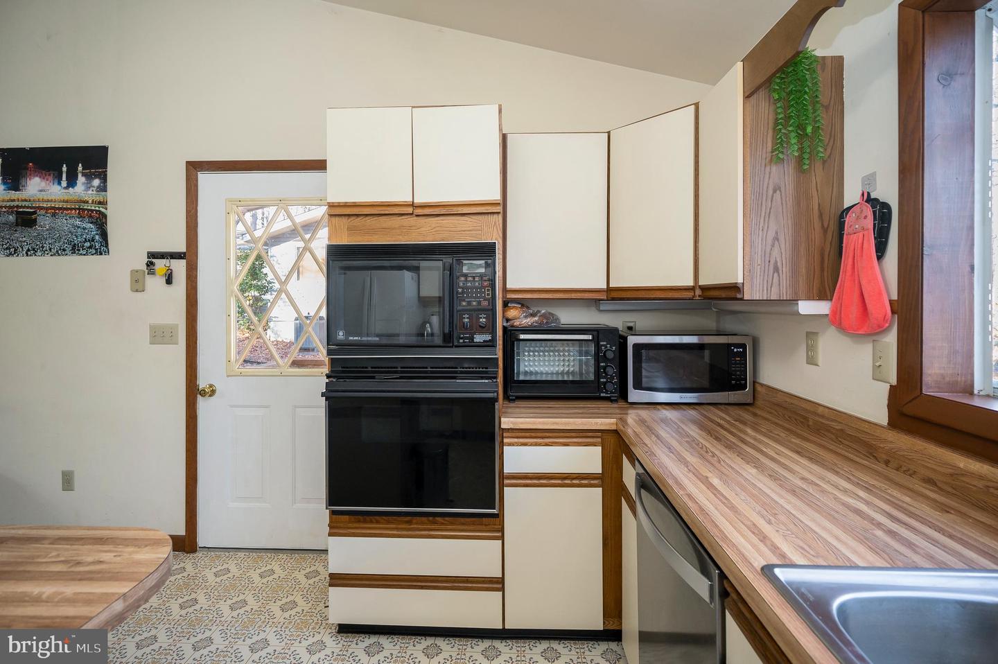 111 BIRCHSIDE CIR, LOCUST GROVE, Virginia 22508, 3 Bedrooms Bedrooms, 6 Rooms Rooms,3 BathroomsBathrooms,Residential,For sale,111 BIRCHSIDE CIR,VAOR2013004 MLS # VAOR2013004