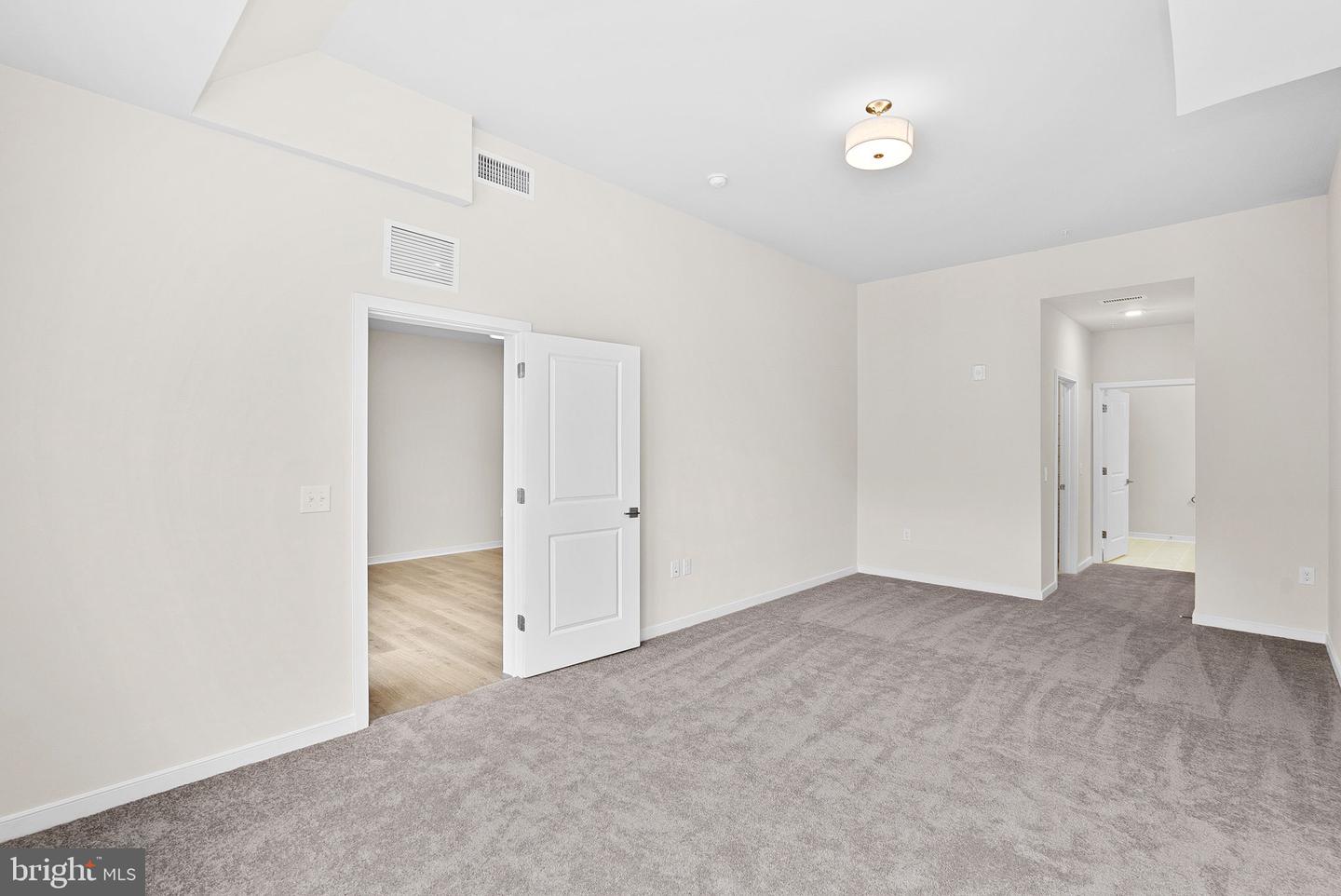 750 MOUNT AIRY TER NE #403, LEESBURG, Virginia 20176, 2 Bedrooms Bedrooms, ,2 BathroomsBathrooms,Residential,For sale,750 MOUNT AIRY TER NE #403,VALO2112922 MLS # VALO2112922