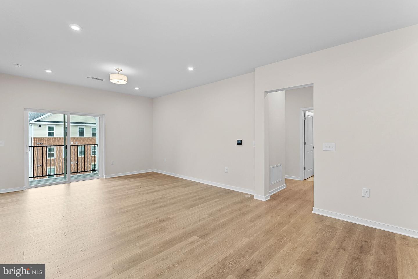 750 MOUNT AIRY TER NE #403, LEESBURG, Virginia 20176, 2 Bedrooms Bedrooms, ,2 BathroomsBathrooms,Residential,For sale,750 MOUNT AIRY TER NE #403,VALO2112922 MLS # VALO2112922