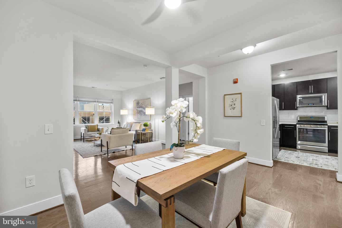 2905 BLEEKER ST #4-402, FAIRFAX, Virginia 22031, 2 Bedrooms Bedrooms, ,2 BathroomsBathrooms,Residential,For sale,2905 BLEEKER ST #4-402,VAFX2283224 MLS # VAFX2283224