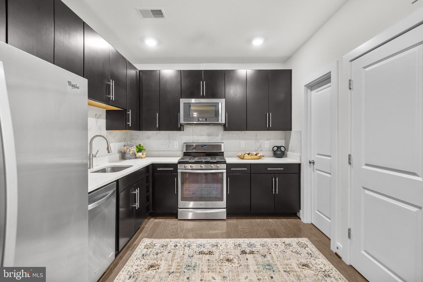 2905 BLEEKER ST #4-402, FAIRFAX, Virginia 22031, 2 Bedrooms Bedrooms, ,2 BathroomsBathrooms,Residential,For sale,2905 BLEEKER ST #4-402,VAFX2283224 MLS # VAFX2283224