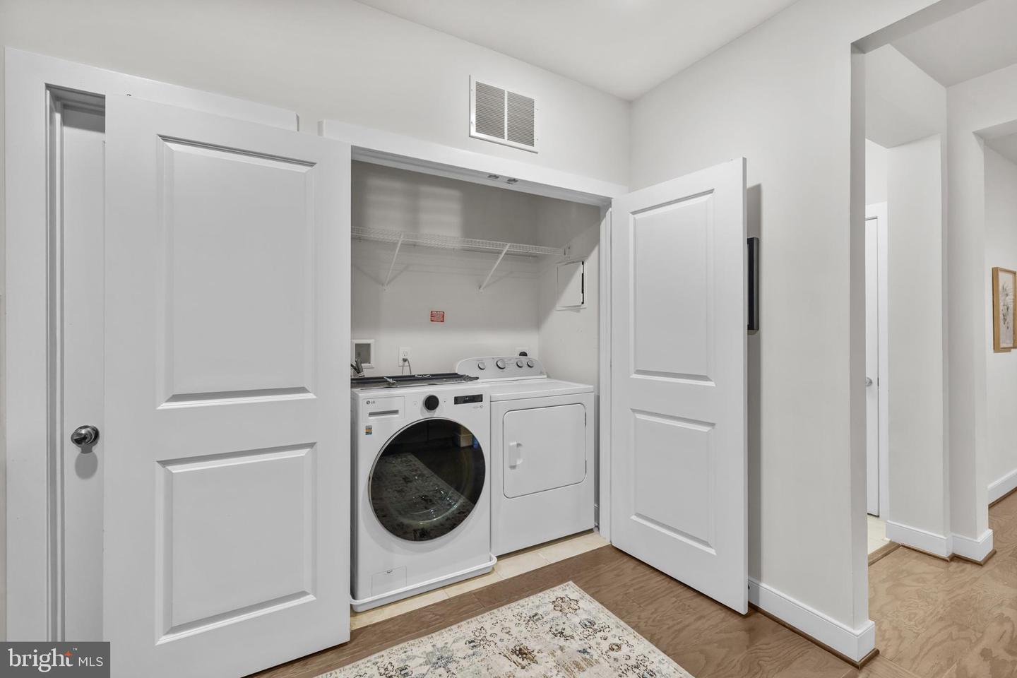 2905 BLEEKER ST #4-402, FAIRFAX, Virginia 22031, 2 Bedrooms Bedrooms, ,2 BathroomsBathrooms,Residential,For sale,2905 BLEEKER ST #4-402,VAFX2283224 MLS # VAFX2283224