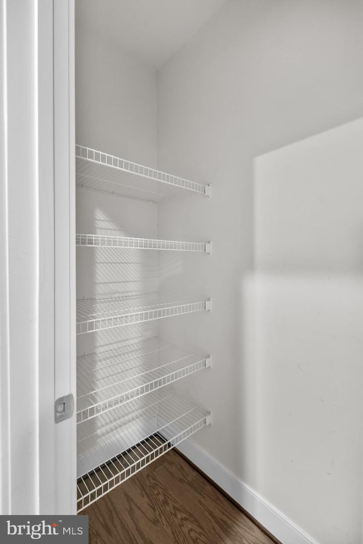 2905 BLEEKER ST #4-402, FAIRFAX, Virginia 22031, 2 Bedrooms Bedrooms, ,2 BathroomsBathrooms,Residential,For sale,2905 BLEEKER ST #4-402,VAFX2283224 MLS # VAFX2283224