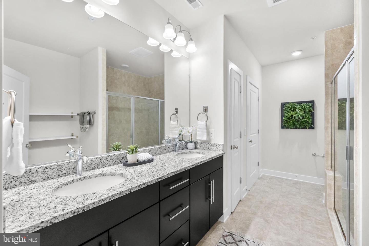 2905 BLEEKER ST #4-402, FAIRFAX, Virginia 22031, 2 Bedrooms Bedrooms, ,2 BathroomsBathrooms,Residential,For sale,2905 BLEEKER ST #4-402,VAFX2283224 MLS # VAFX2283224