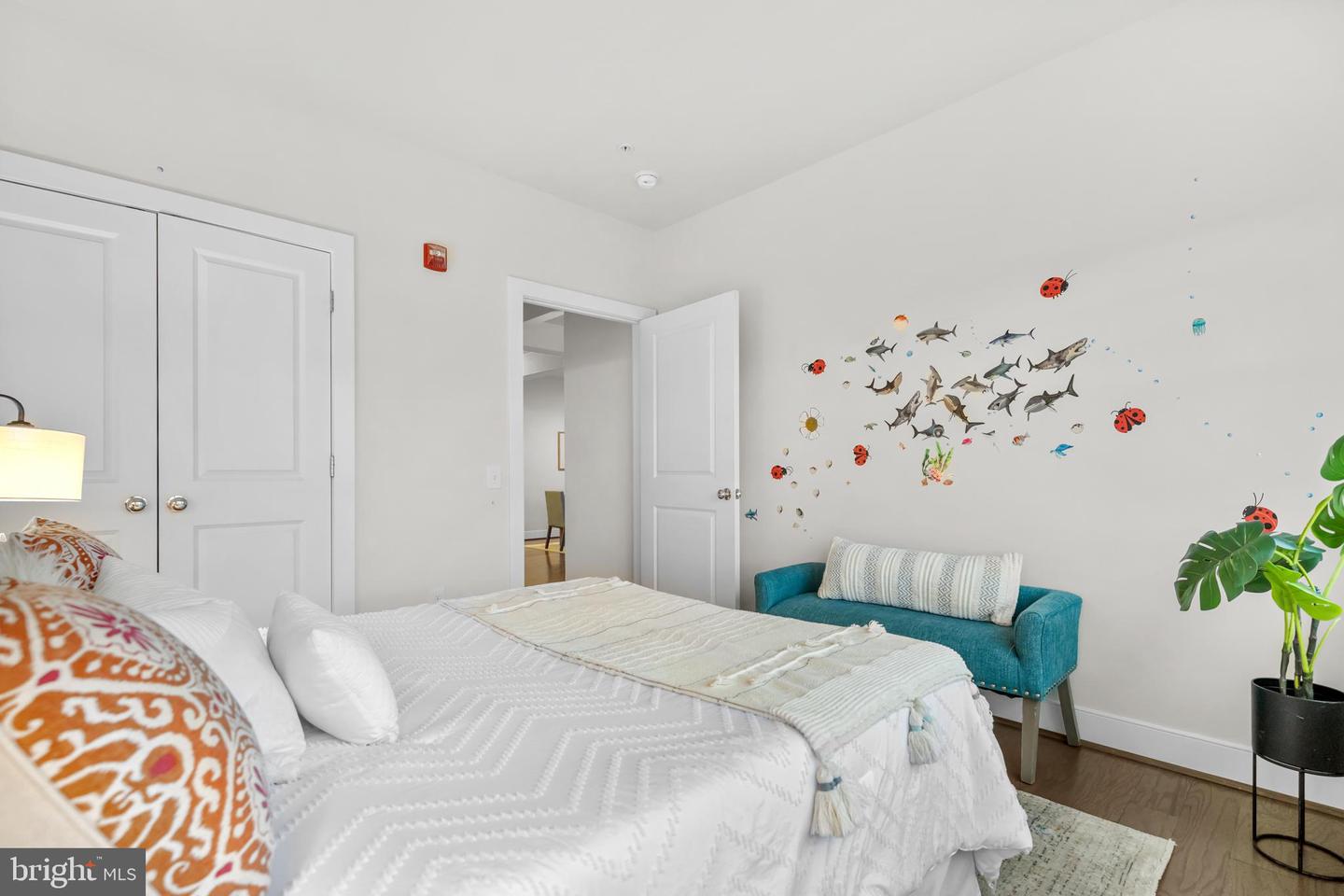 2905 BLEEKER ST #4-402, FAIRFAX, Virginia 22031, 2 Bedrooms Bedrooms, ,2 BathroomsBathrooms,Residential,For sale,2905 BLEEKER ST #4-402,VAFX2283224 MLS # VAFX2283224