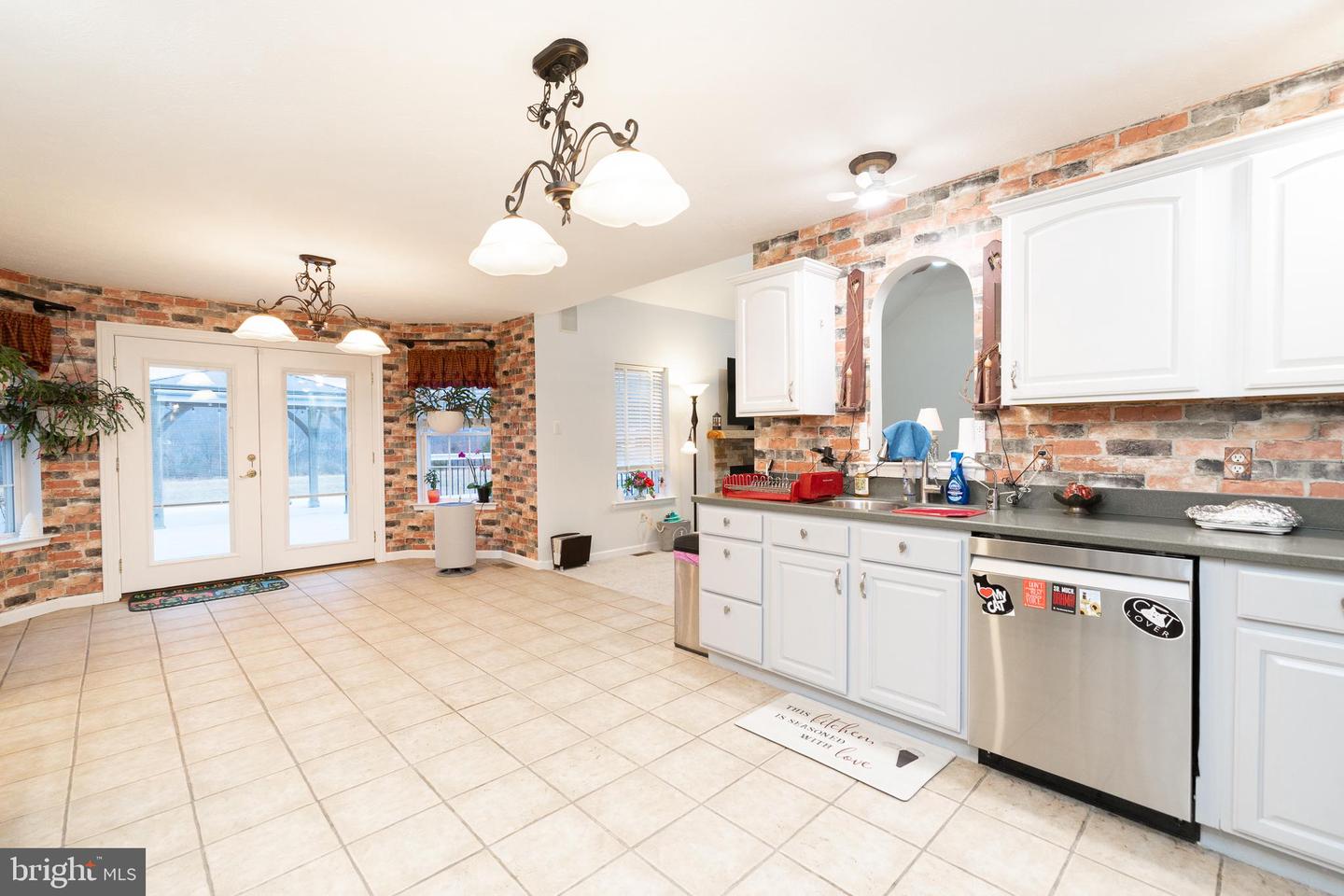 3915 APPLE PIE RIDGE RD, WINCHESTER, Virginia 22603, 5 Bedrooms Bedrooms, ,3 BathroomsBathrooms,Residential,For sale,3915 APPLE PIE RIDGE RD,VAFV2038588 MLS # VAFV2038588