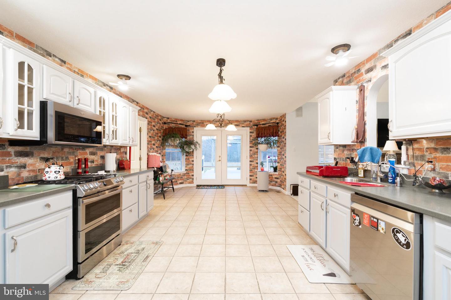 3915 APPLE PIE RIDGE RD, WINCHESTER, Virginia 22603, 5 Bedrooms Bedrooms, ,3 BathroomsBathrooms,Residential,For sale,3915 APPLE PIE RIDGE RD,VAFV2038588 MLS # VAFV2038588