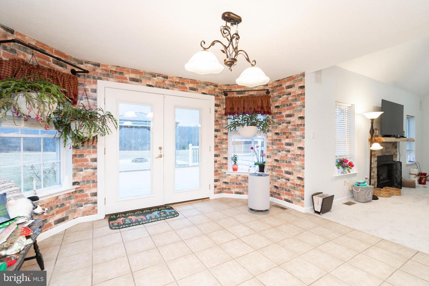 3915 APPLE PIE RIDGE RD, WINCHESTER, Virginia 22603, 5 Bedrooms Bedrooms, ,3 BathroomsBathrooms,Residential,For sale,3915 APPLE PIE RIDGE RD,VAFV2038588 MLS # VAFV2038588