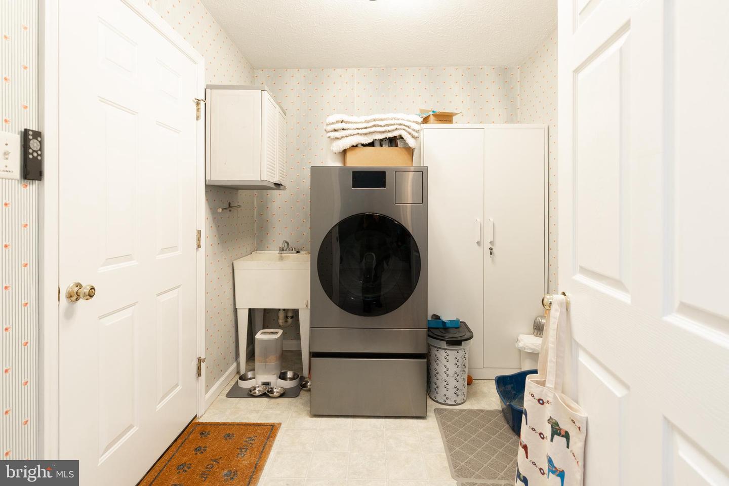 3915 APPLE PIE RIDGE RD, WINCHESTER, Virginia 22603, 5 Bedrooms Bedrooms, ,3 BathroomsBathrooms,Residential,For sale,3915 APPLE PIE RIDGE RD,VAFV2038588 MLS # VAFV2038588