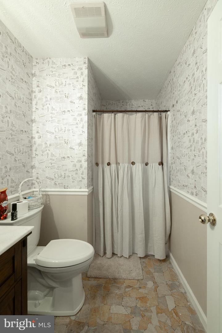 3915 APPLE PIE RIDGE RD, WINCHESTER, Virginia 22603, 5 Bedrooms Bedrooms, ,3 BathroomsBathrooms,Residential,For sale,3915 APPLE PIE RIDGE RD,VAFV2038588 MLS # VAFV2038588