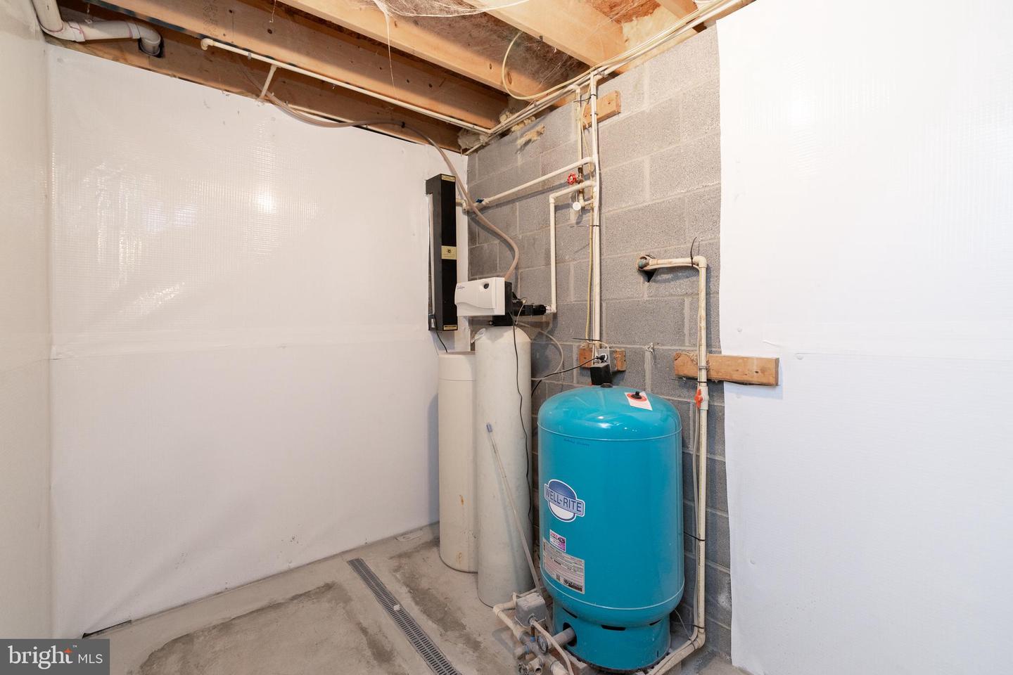 3915 APPLE PIE RIDGE RD, WINCHESTER, Virginia 22603, 5 Bedrooms Bedrooms, ,3 BathroomsBathrooms,Residential,For sale,3915 APPLE PIE RIDGE RD,VAFV2038588 MLS # VAFV2038588