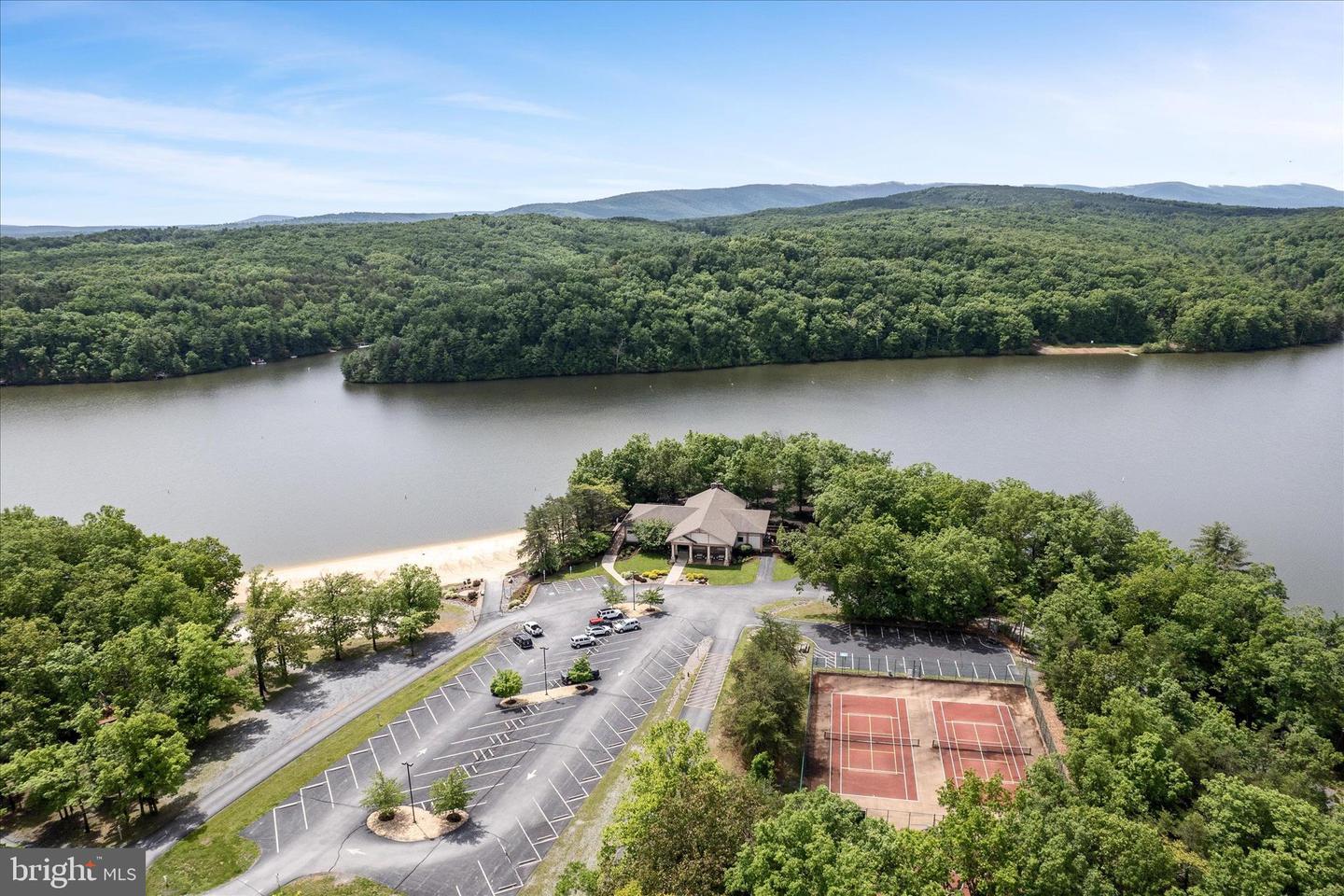 103 QUAIL CT, CROSS JUNCTION, Virginia 22625, 3 Bedrooms Bedrooms, ,2 BathroomsBathrooms,Residential,For sale,103 QUAIL CT,VAFV2038592 MLS # VAFV2038592